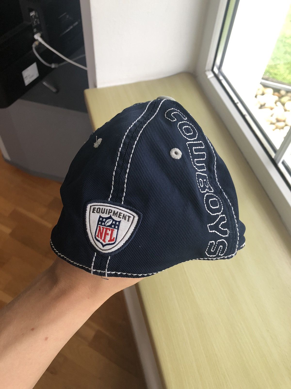 NFL DALLAS COWBOYS REEBOK VINTAGE NFL HAT FITTED CAP Size ONE SIZE - 3 Thumbnail