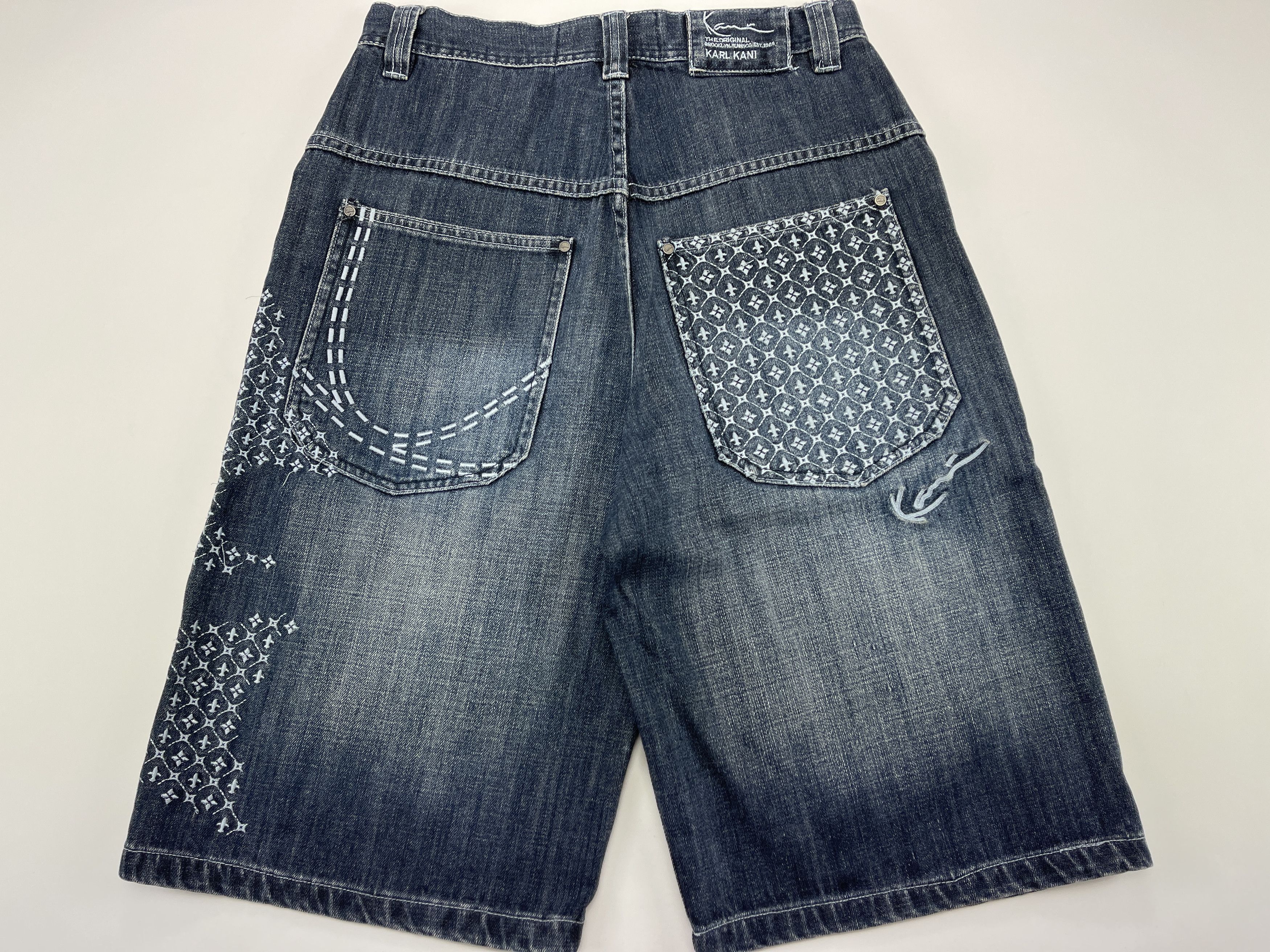 Karl Kani KARL KANI shorts, vintage hip hop baggy jeans, 90s size W 30 Size US 30 / EU 46 - 1 Thumbnail