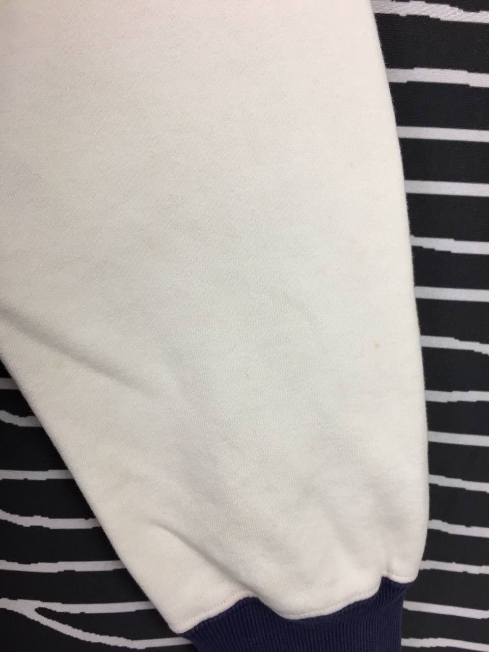 Ralph Lauren Vtg 90s Ralph Lauren Cream Golf Crest Logo Sweatshirt Size M Size US M / EU 48-50 / 2 - 13 Thumbnail