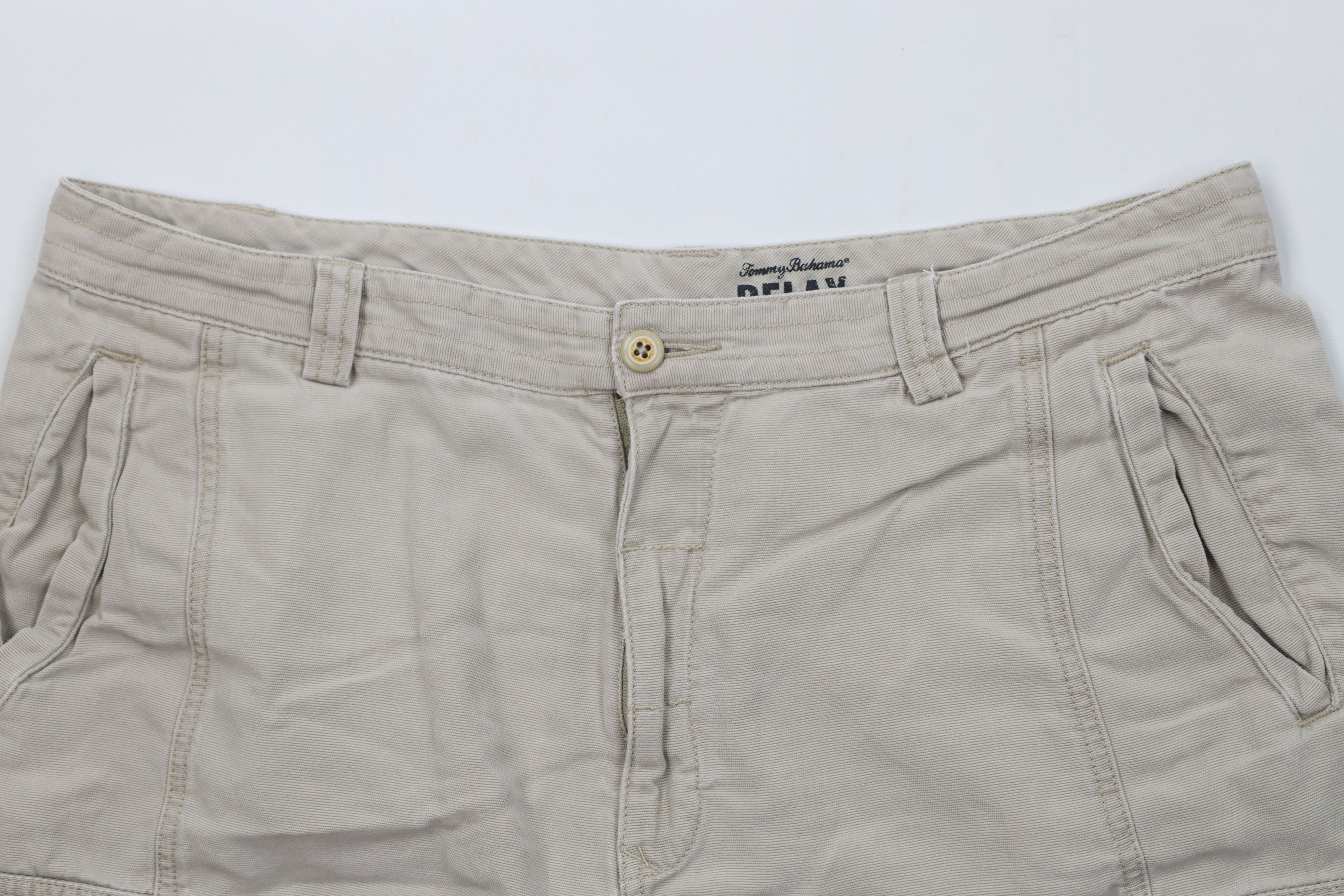 Tommy Bahama Vintage Tommy Bahama Relax Above Knee Cargo Shorts Beige Size US 38 / EU 54 - 2 Thumbnail