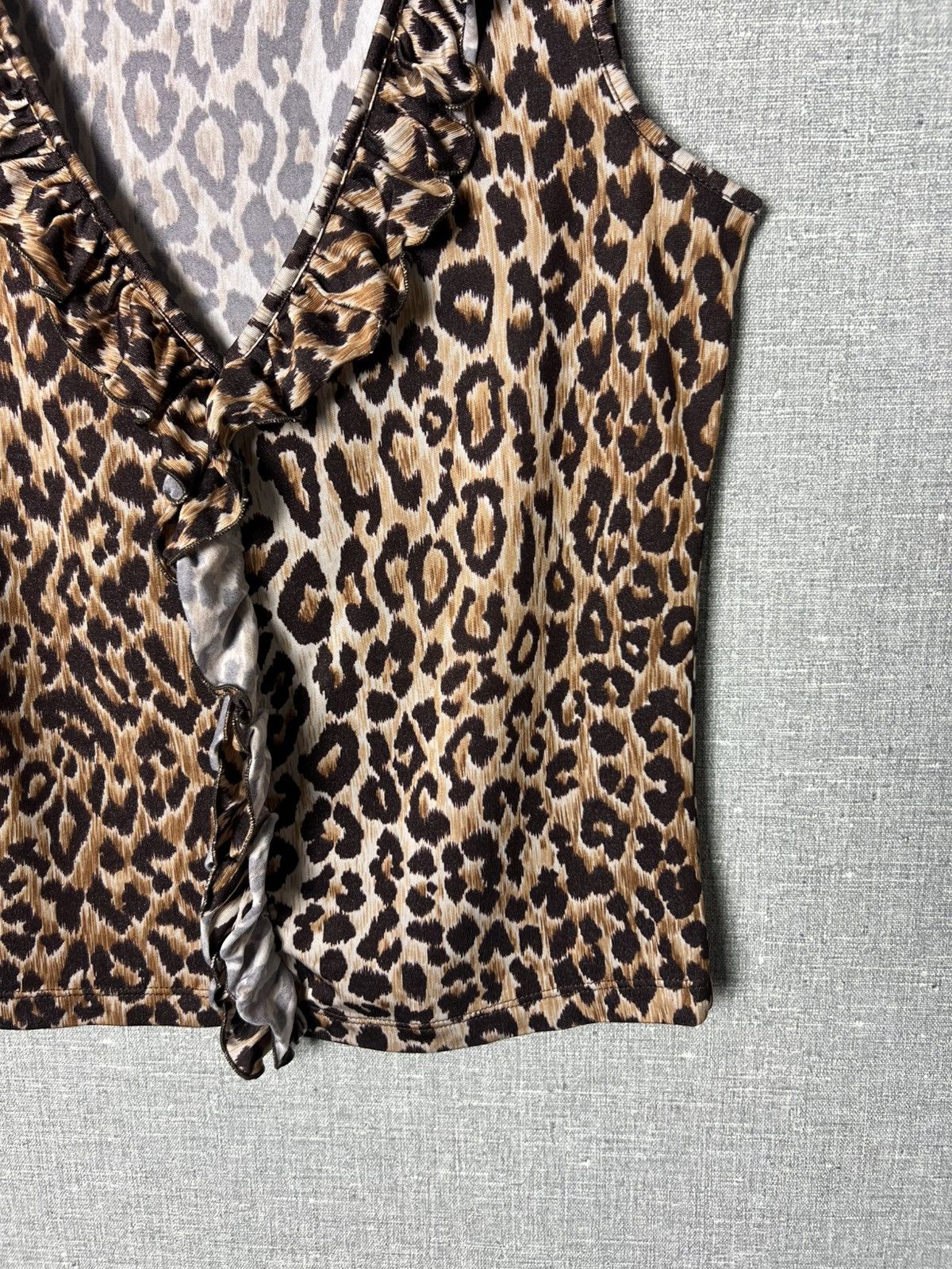 Dolce & Gabbana × Vintage Dolce & Gabbana Leopard Print Ruffle Trim Sleeveless Top D&G Size L / US 10 / IT 46 - 4 Thumbnail