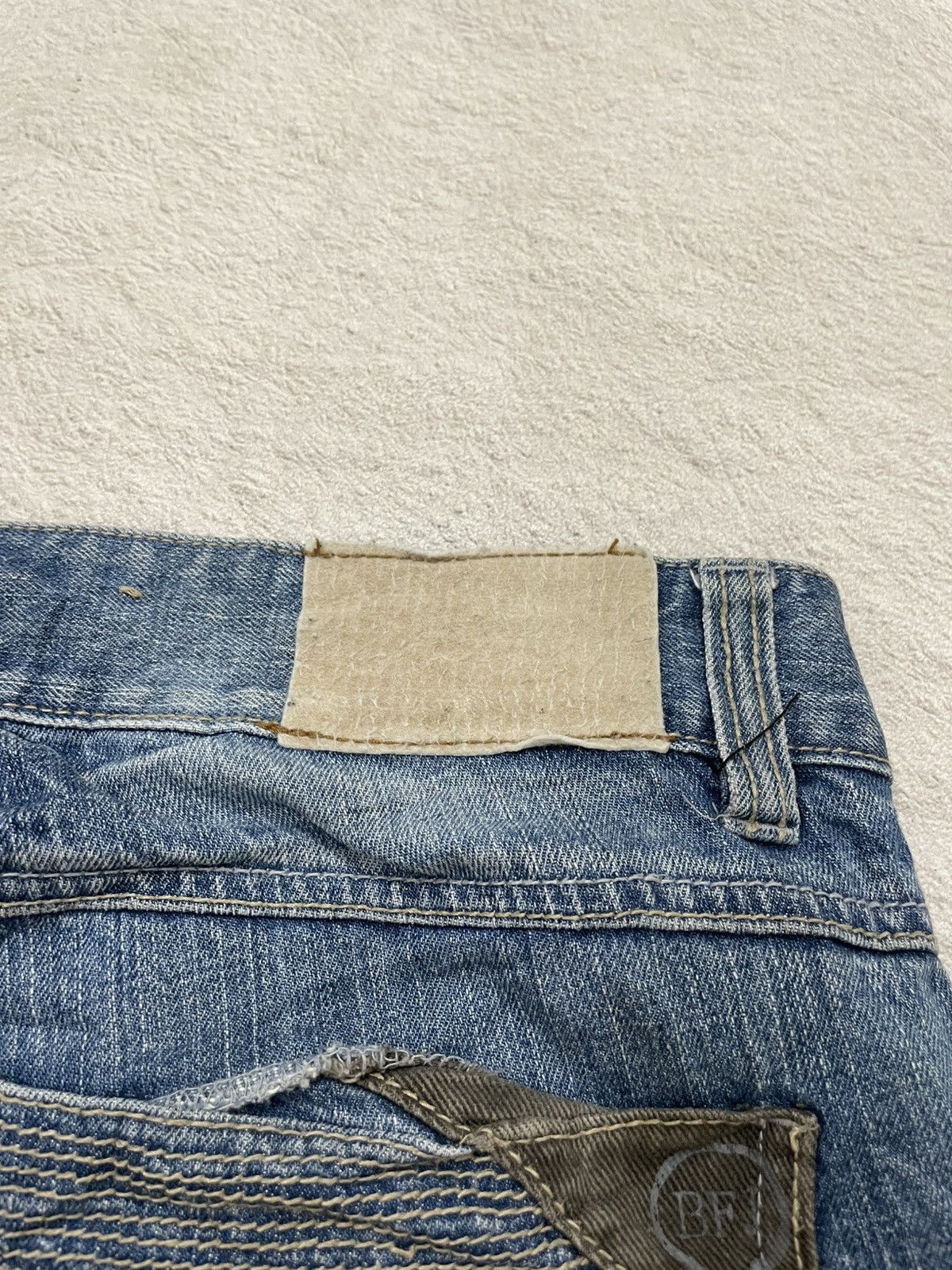 Japanese Brand 2000s Blueforce Distressed Denim Dirty Washed Y2K Japan Size US 35 - 12 Thumbnail