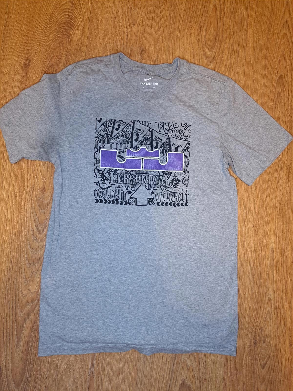 Nike Nike Lebron James T Shirt Mens Small Gray Big Logo Cotton Size US S / EU 44-46 / 1 - 1 Thumbnail