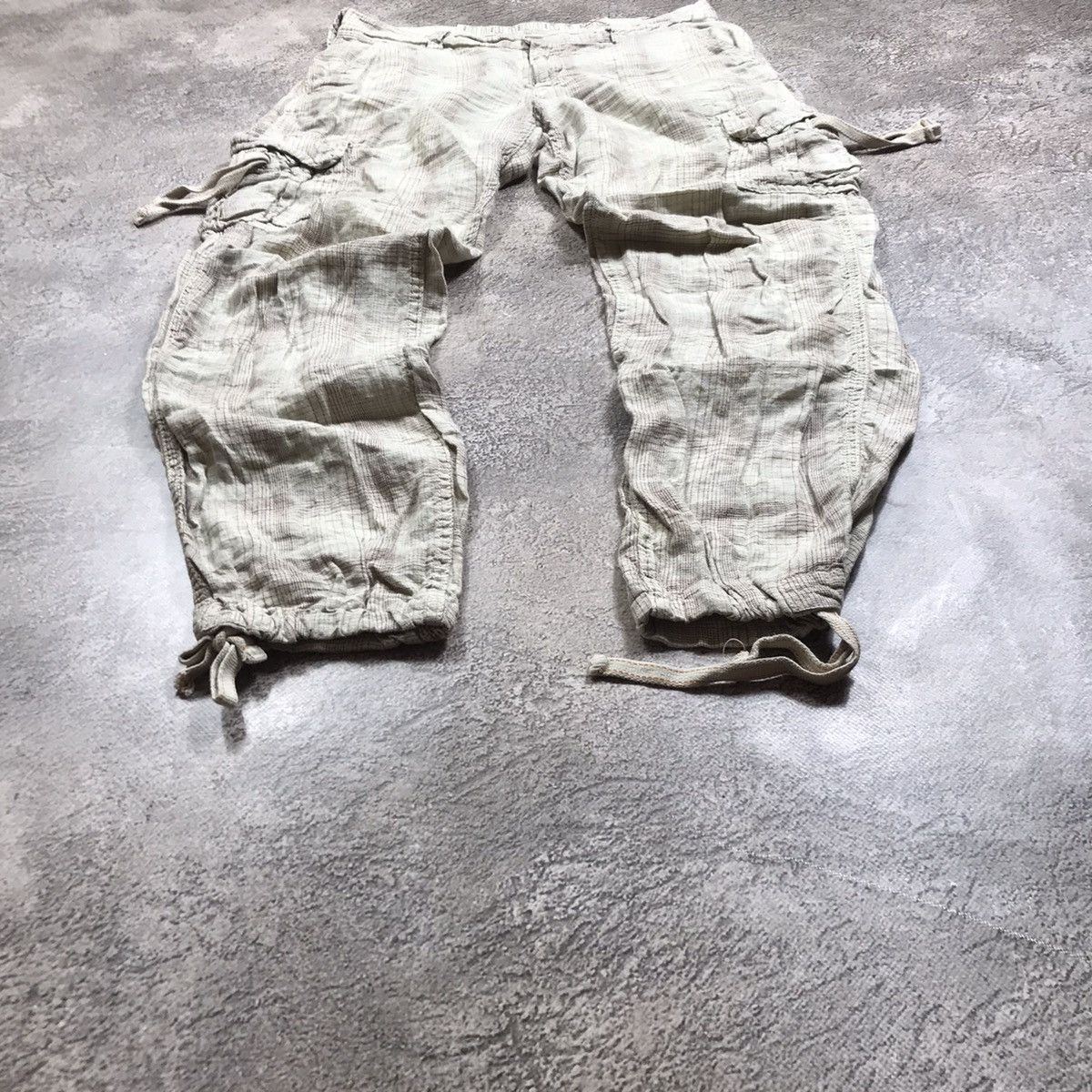 Vintage Vintage Y2K Baggy Cargo Pants Distressed Tactical Streetwear Size US 28 / EU 44 - 1 Thumbnail