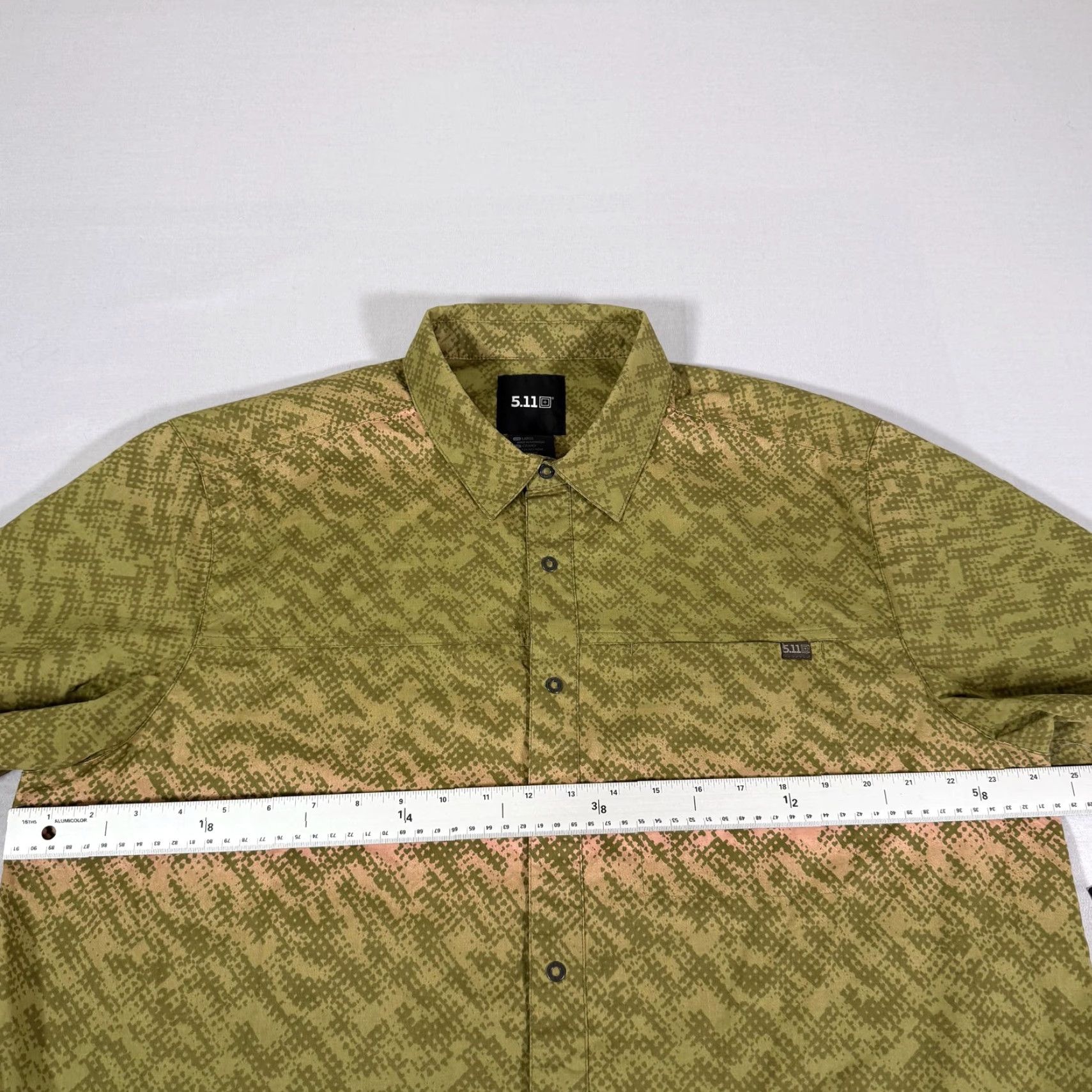 Vintage 5.11 Tactical Wyatt Trout Shirt Mens Large Green Camo Button Up Military Outdoor Pocket Breathing Lightweight Size US L / EU 52-54 / 3 - 4 Thumbnail
