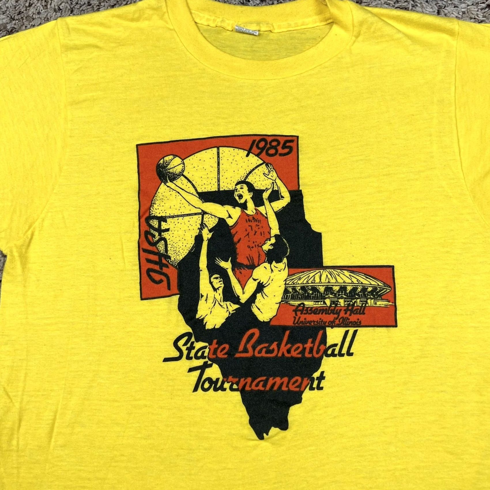 Vintage VINTAGE University of Illinois 1985 Basketball Graphic Single Stitch Shirt Small Shirt Mens Size US S / EU 44-46 / 1 - 5 Thumbnail