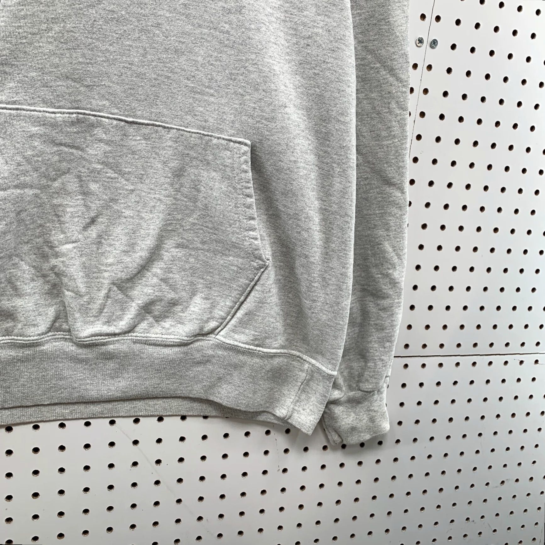 Champion VTG Champion Hoodie Sweatshirt Mens Large Gray Distressed Heavy Pullover 21.5x25 Pullover Sweatshirt Mens Large Gray 90s Champion Hoodie Mens L Gray Size US L / EU 52-54 / 3 - 7 Thumbnail