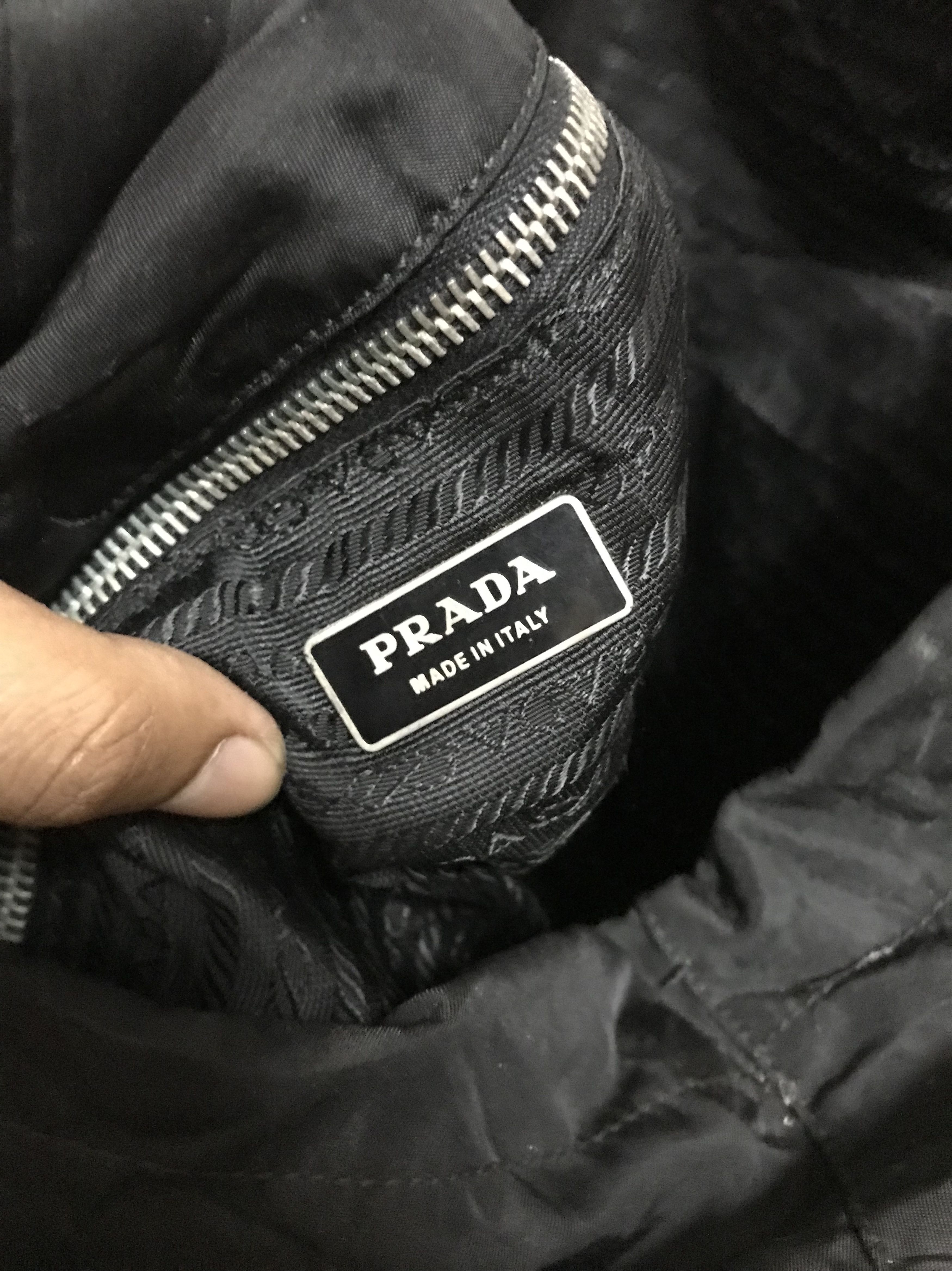 Prada Authentic Prada Black Handbag Size ONE SIZE - 4 Thumbnail
