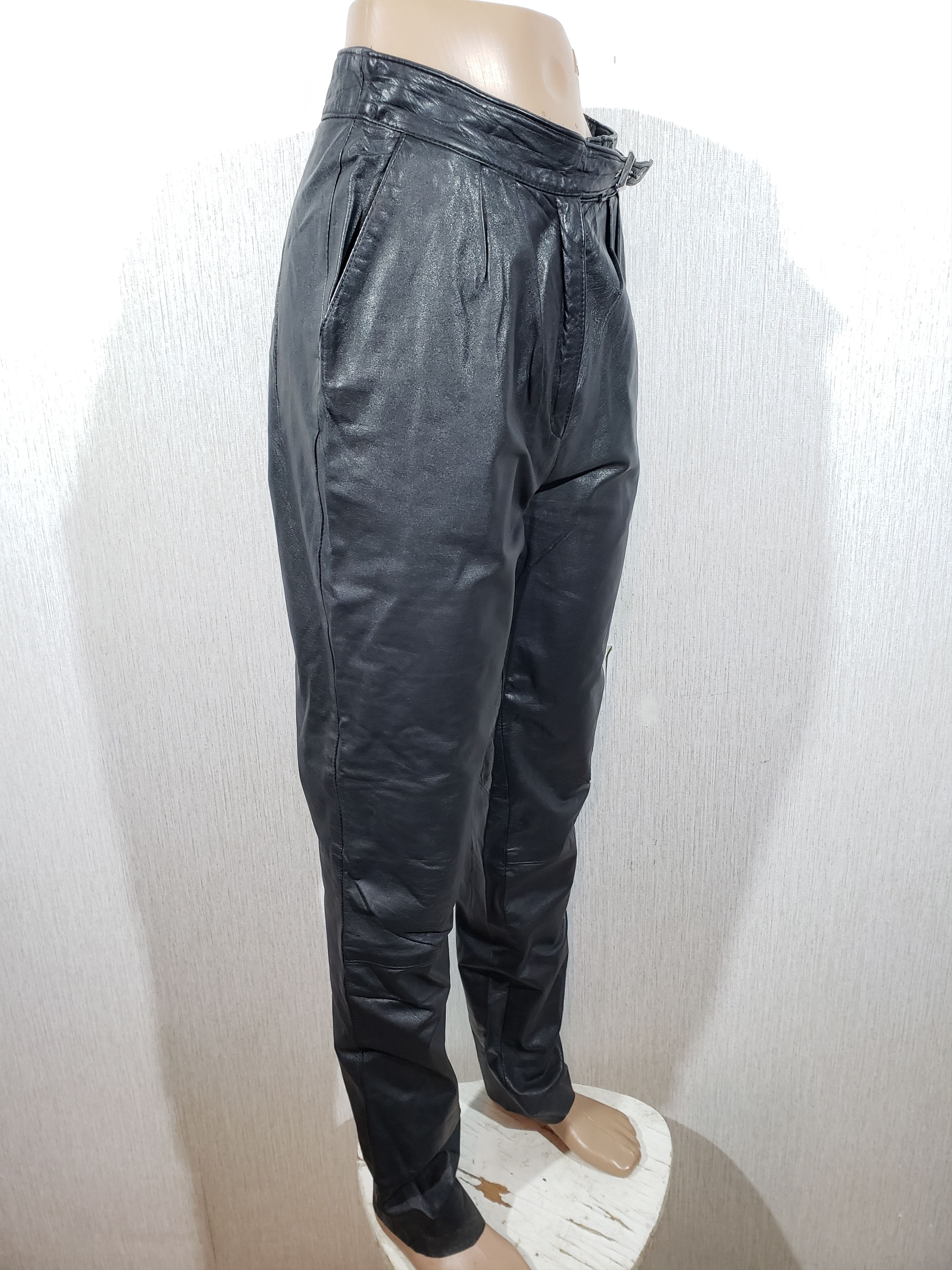 Leather Stylish women's black leather pants. Size 28" / US 6 / IT 42 - 3 Thumbnail