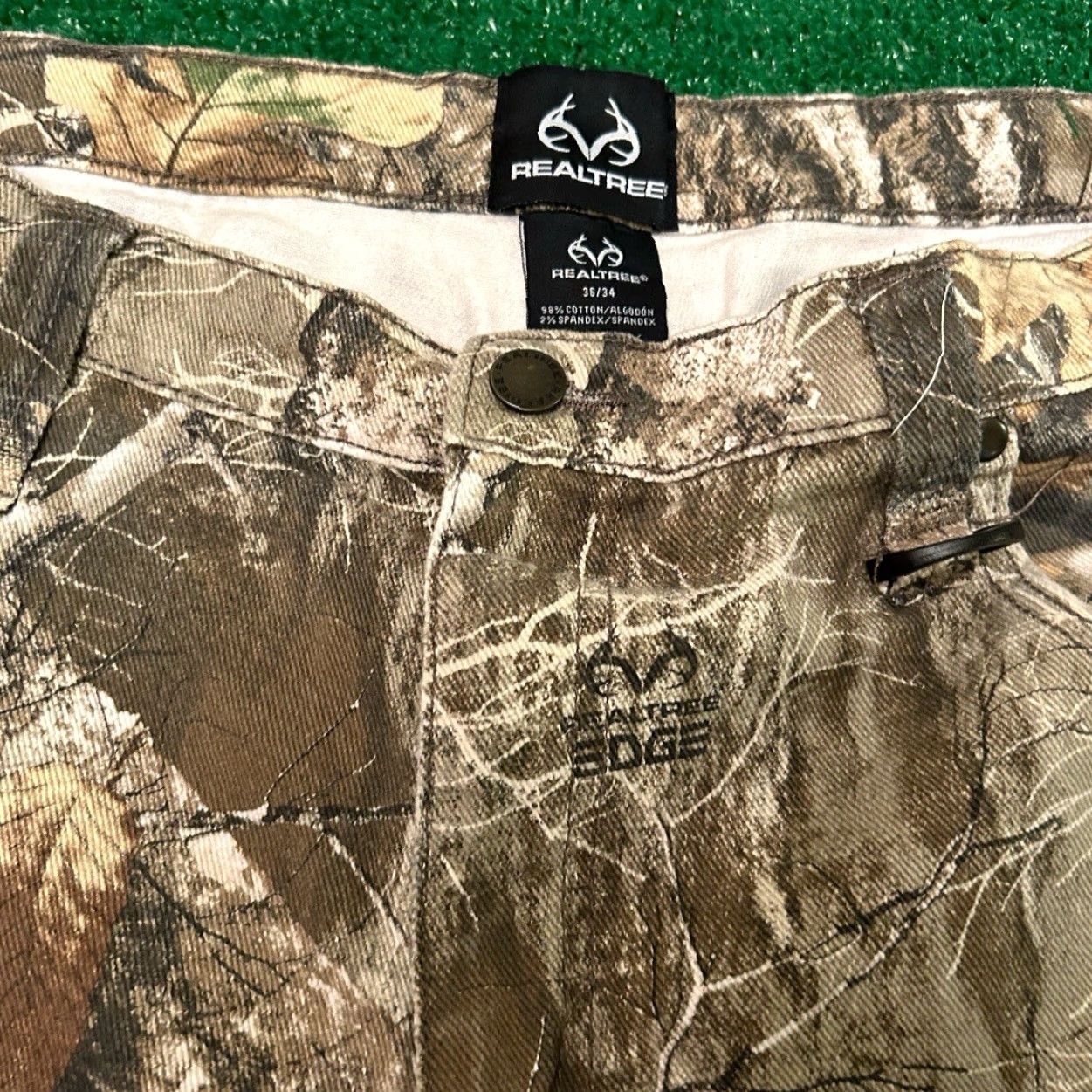 Realtree VINTAGE Realtree Real Tree Camo Hunter Baggy Jeans VTG Mens Size 36 34 Inseam Grunge Skater Hip Hop Y2K Wide-Leg Camouflage Jeans Mens Size US 36 / EU 52 - 4 Thumbnail