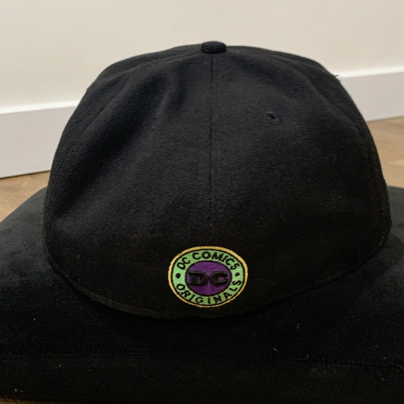 DC Comics Batman Joker Split Logo New Era 59FIFTY Fitted 7 3/8 Limited Size ONE SIZE - 9 Thumbnail
