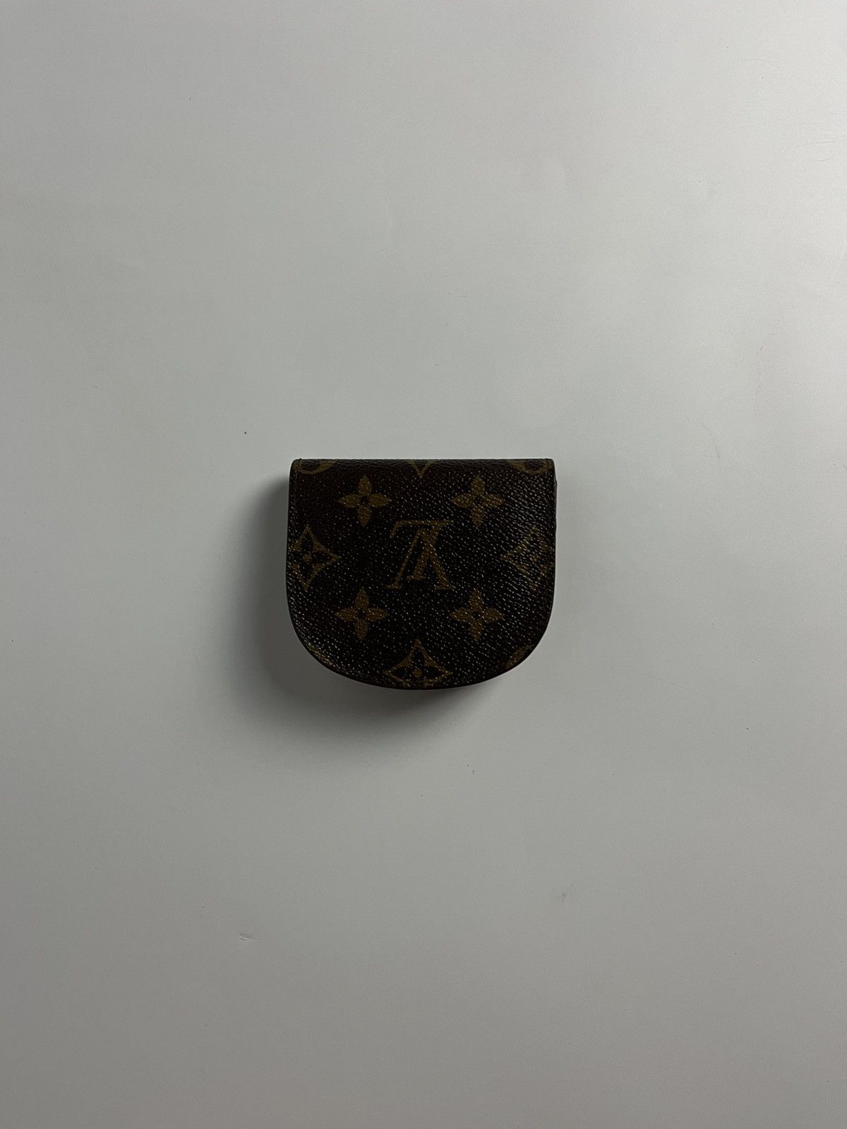 Louis Vuitton Louis Vuitton Monogram Porte Monnaie Gousset Coin Case Size ONE SIZE - 5 Thumbnail