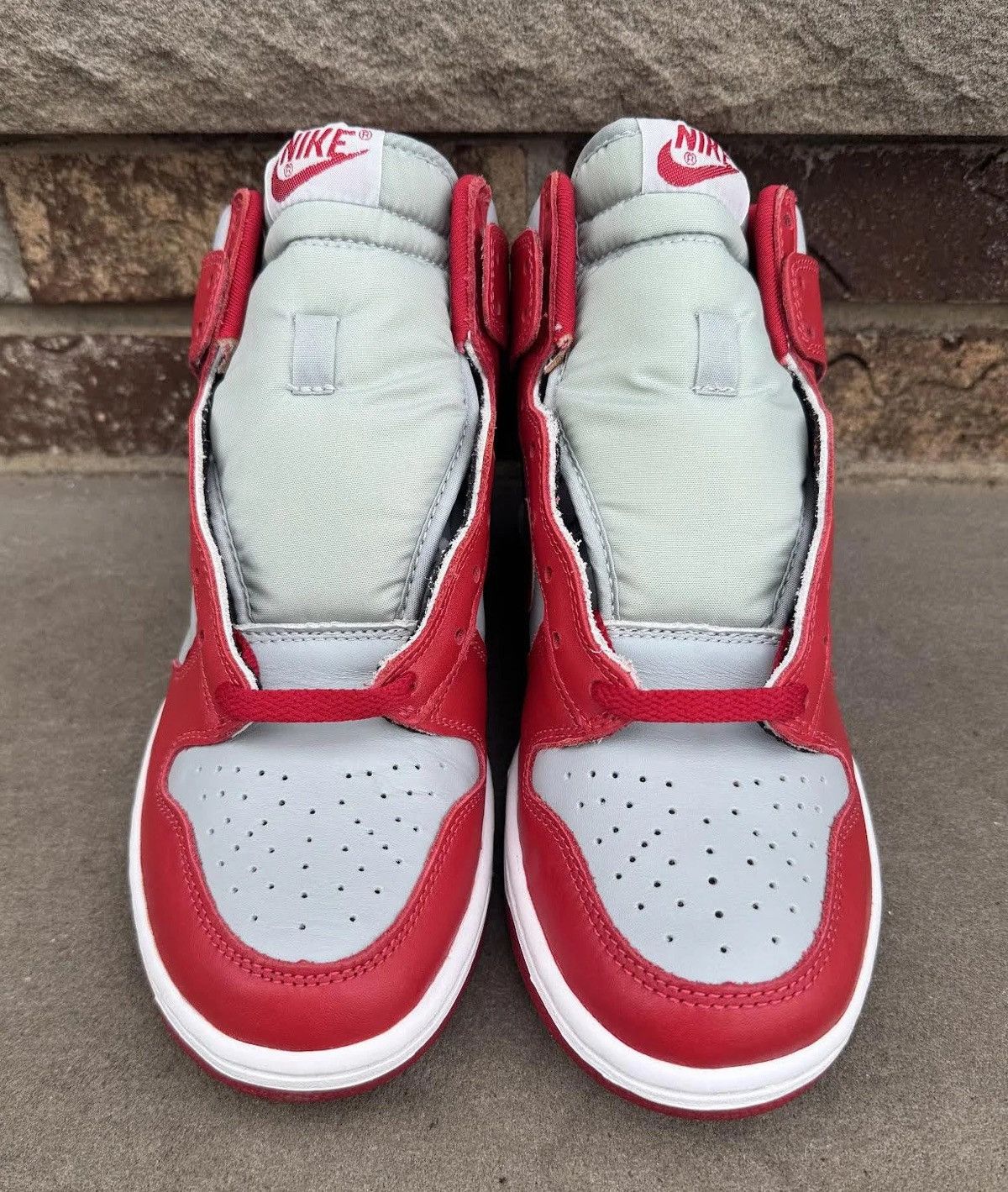 Nike Nike Dunk High LE Silver / Varsity Red (Size 8.5) DS "UNLV" Size US 8.5 / EU 41-42 - 2 Thumbnail