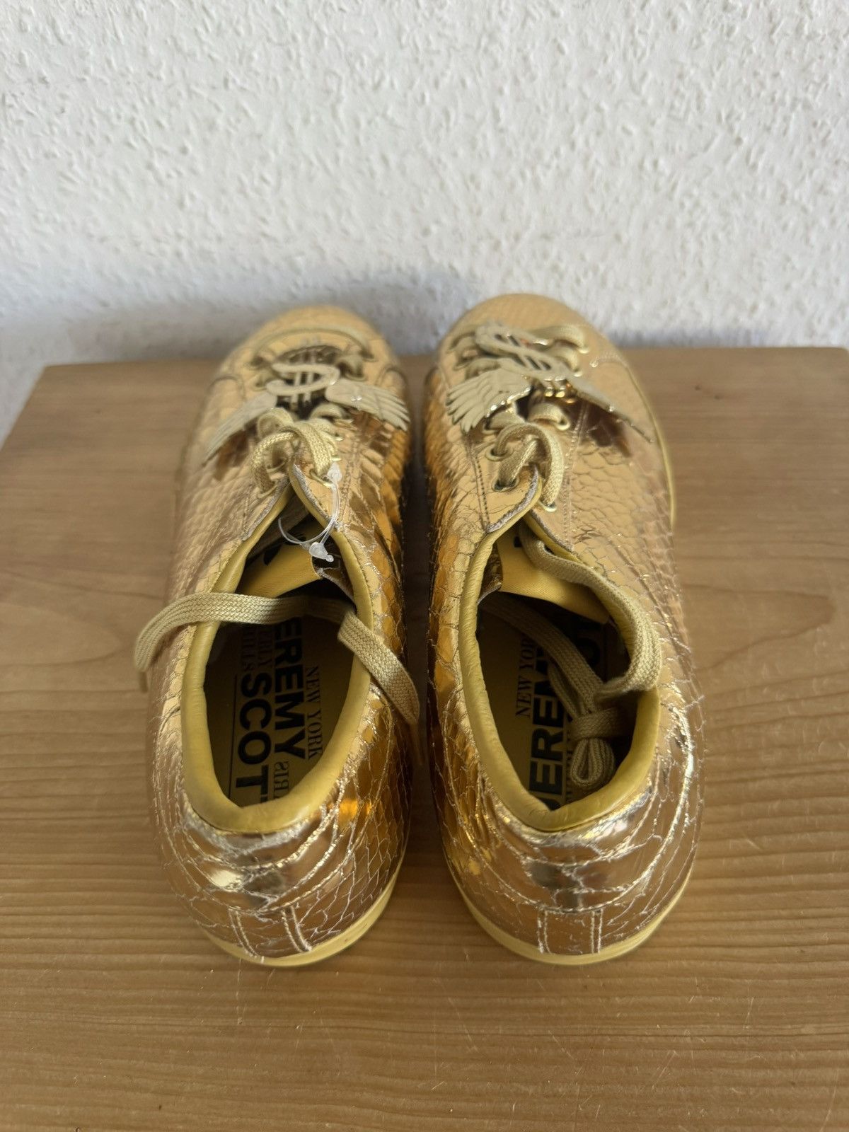 Adidas × Jeremy Scott Gold Dollar Wings Sneaker Size US 9 / EU 42 - 3 Thumbnail