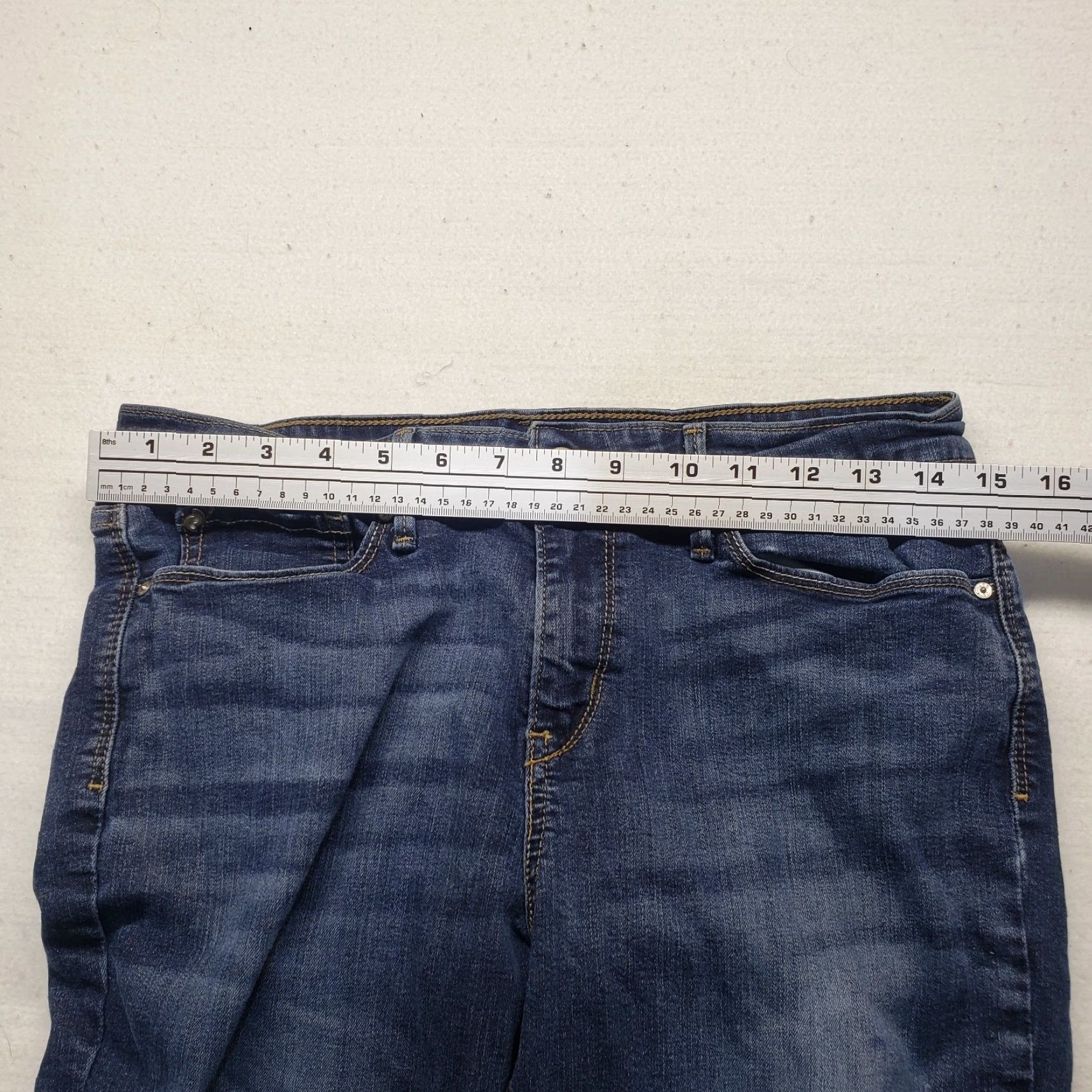 Levi's Levi's Jeans CapriMidRise Dark Wash Denim Stretch Jeans Women's 6 Capris Levi's Jeans Capri Mid Rise Dark Wash Women 6 Size 28" / US 6 / IT 42 - 5 Thumbnail