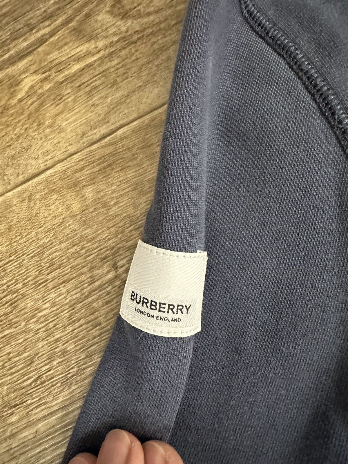 Burberry Burberry x custom hoodie size M Size US M / EU 48-50 / 2 - 8 Thumbnail
