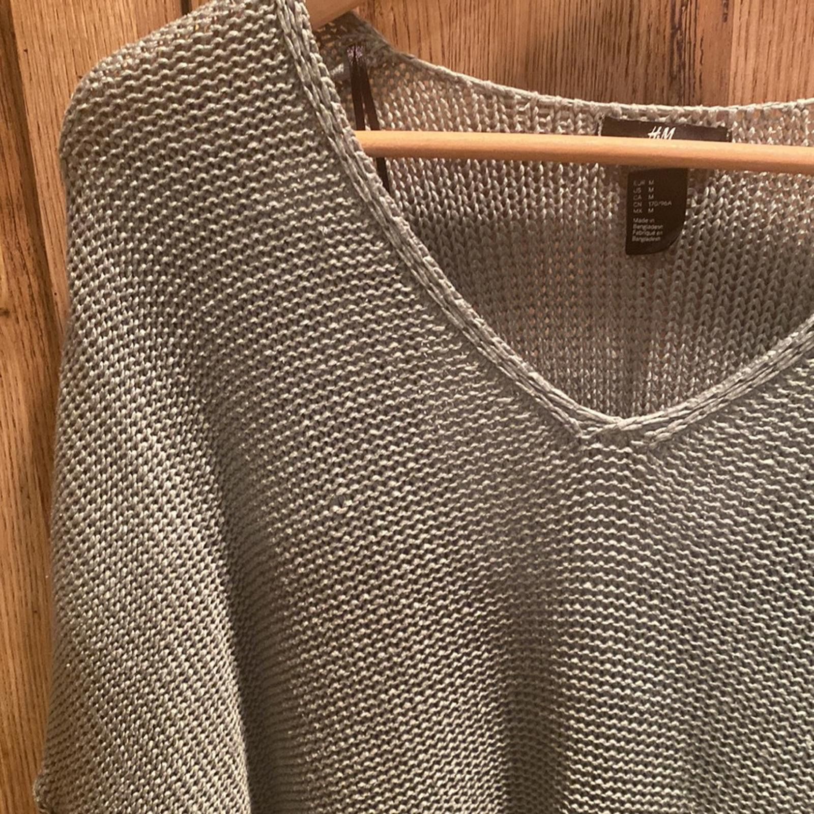H&M Green V-neck knit oversize sweater Size M / US 6-8 / IT 42-44 - 2 Thumbnail