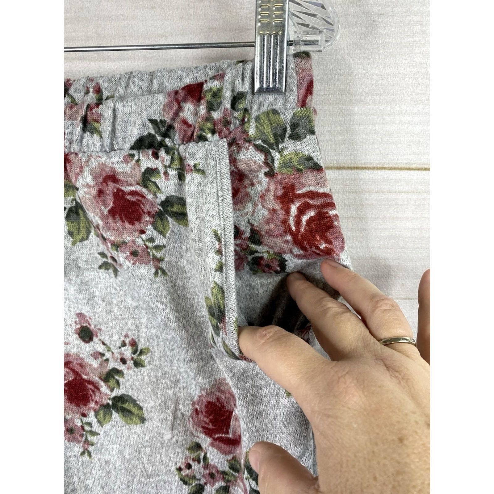Vintage VINTAGE Line Up 143 Story Top & Jogger Womens S/M Gray Floral Knit Short Sleeve Outfit Size S / US 4 / IT 40 - 5 Thumbnail