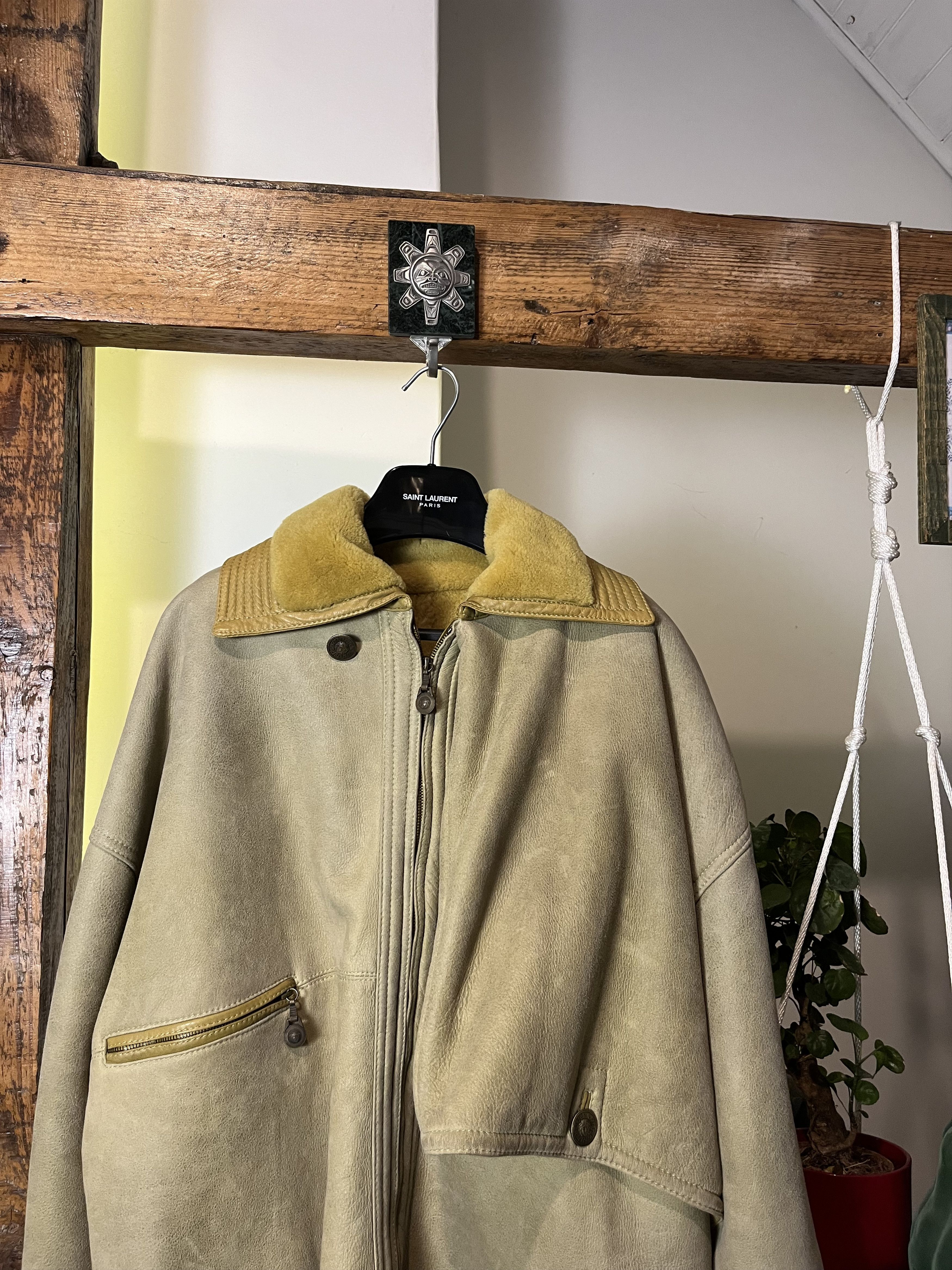 Versace × Vintage Runway 80s Gianni Versace Shearling Jacket Vintage Size XL / US 12-14 / IT 48-50 - 10 Thumbnail