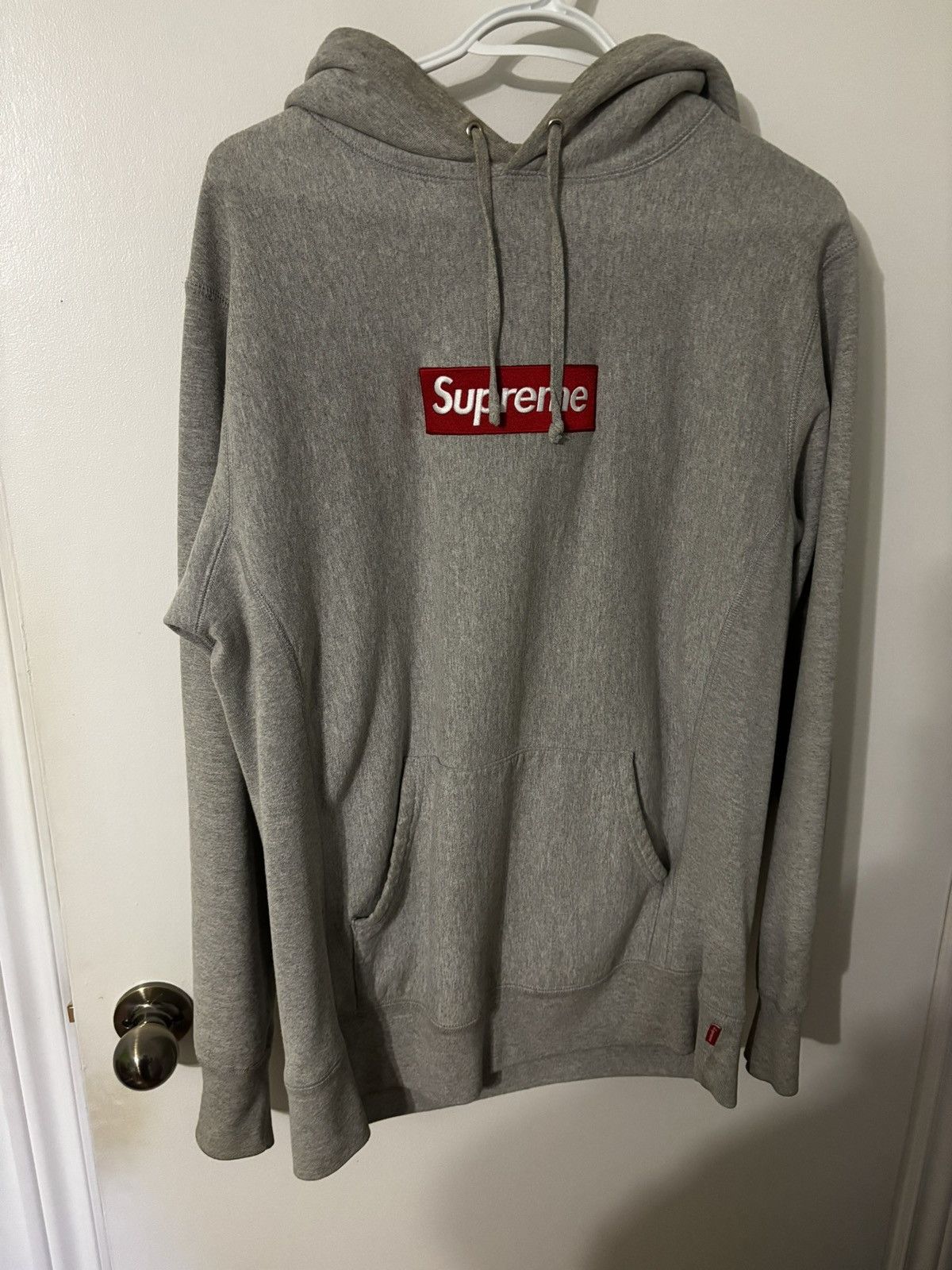 Supreme Supreme heather grey box logo L Size US L / EU 52-54 / 3 - 1 Thumbnail