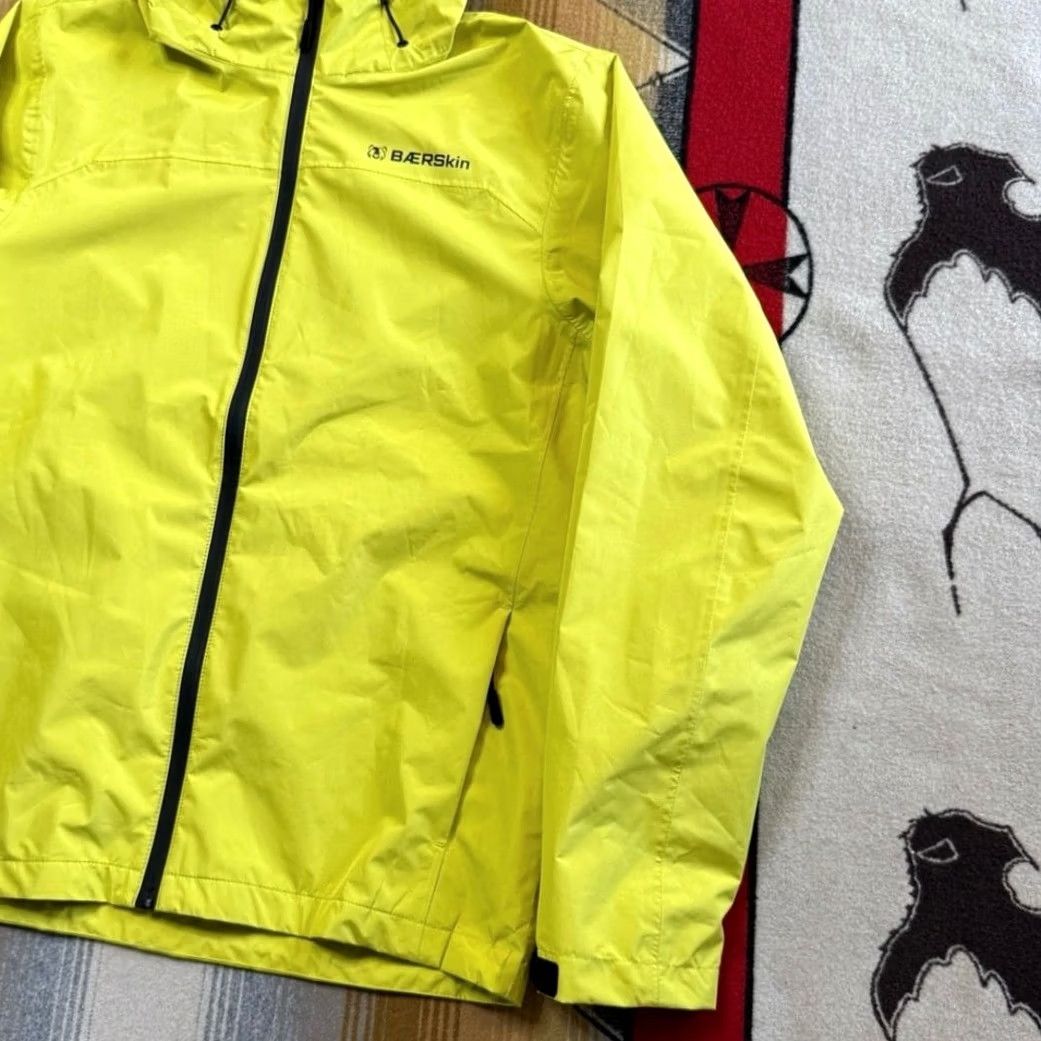Rains Men's Baerskin Rain Jacket Full Zip Hooded Neon Green Size S Size US S / EU 44-46 / 1 - 6 Thumbnail