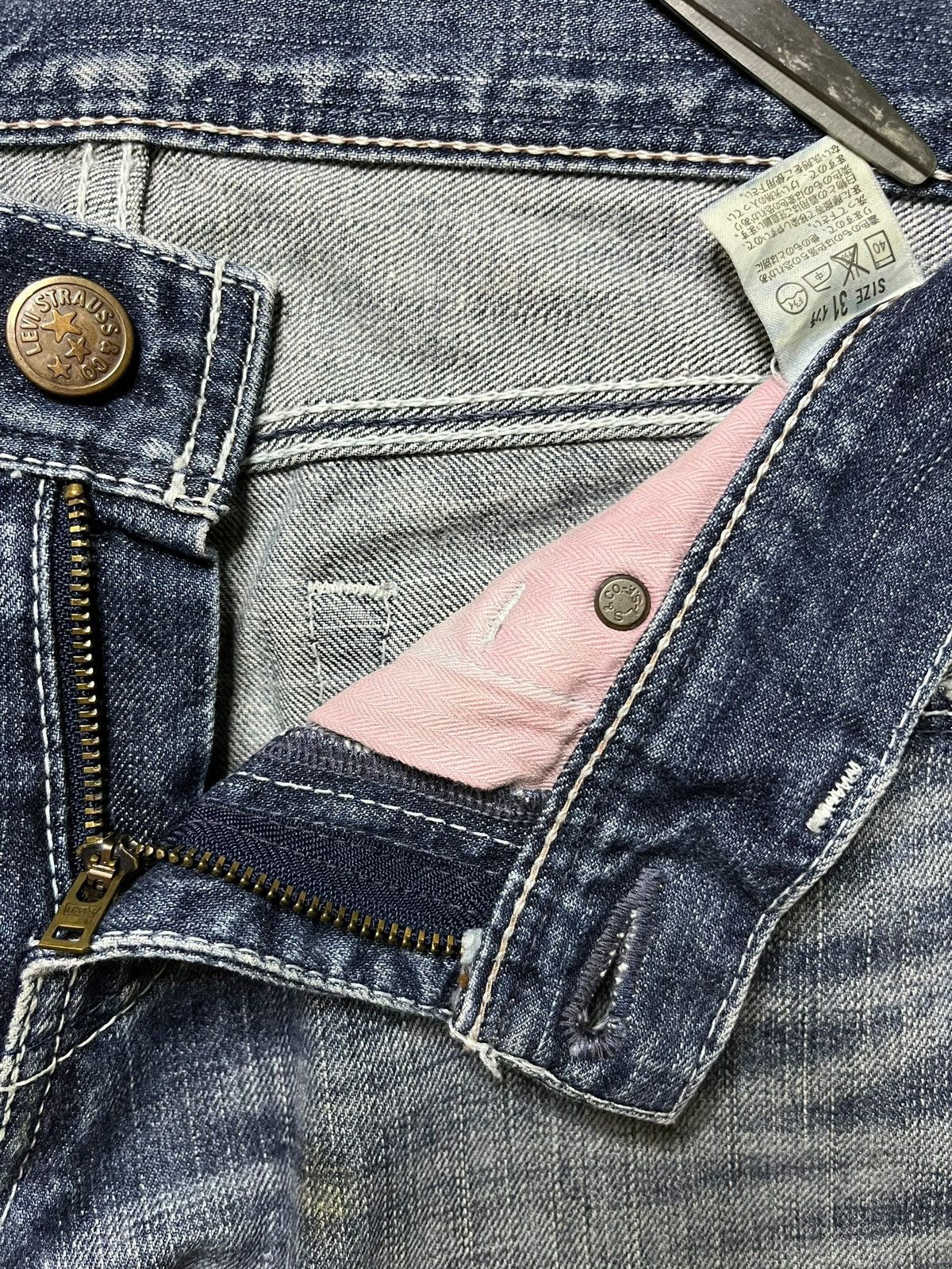 Levi's × Levi's Vintage Clothing Vintage 90s Levis Star Faded Wash Distressed Flare Jeans Size 32" / US 10 / IT 46 - 9 Thumbnail