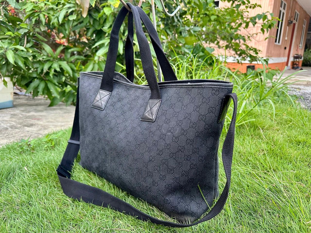 Gucci Authentic Gucci Supreme GG Convertible Medium Tote Bag Size ONE SIZE - 2 Thumbnail