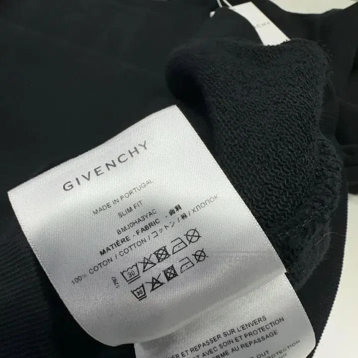 Givenchy Givenchy FW22 Classic Letter Print Crewneck Sweatshirt. Size US L / EU 52-54 / 3 - 5 Thumbnail