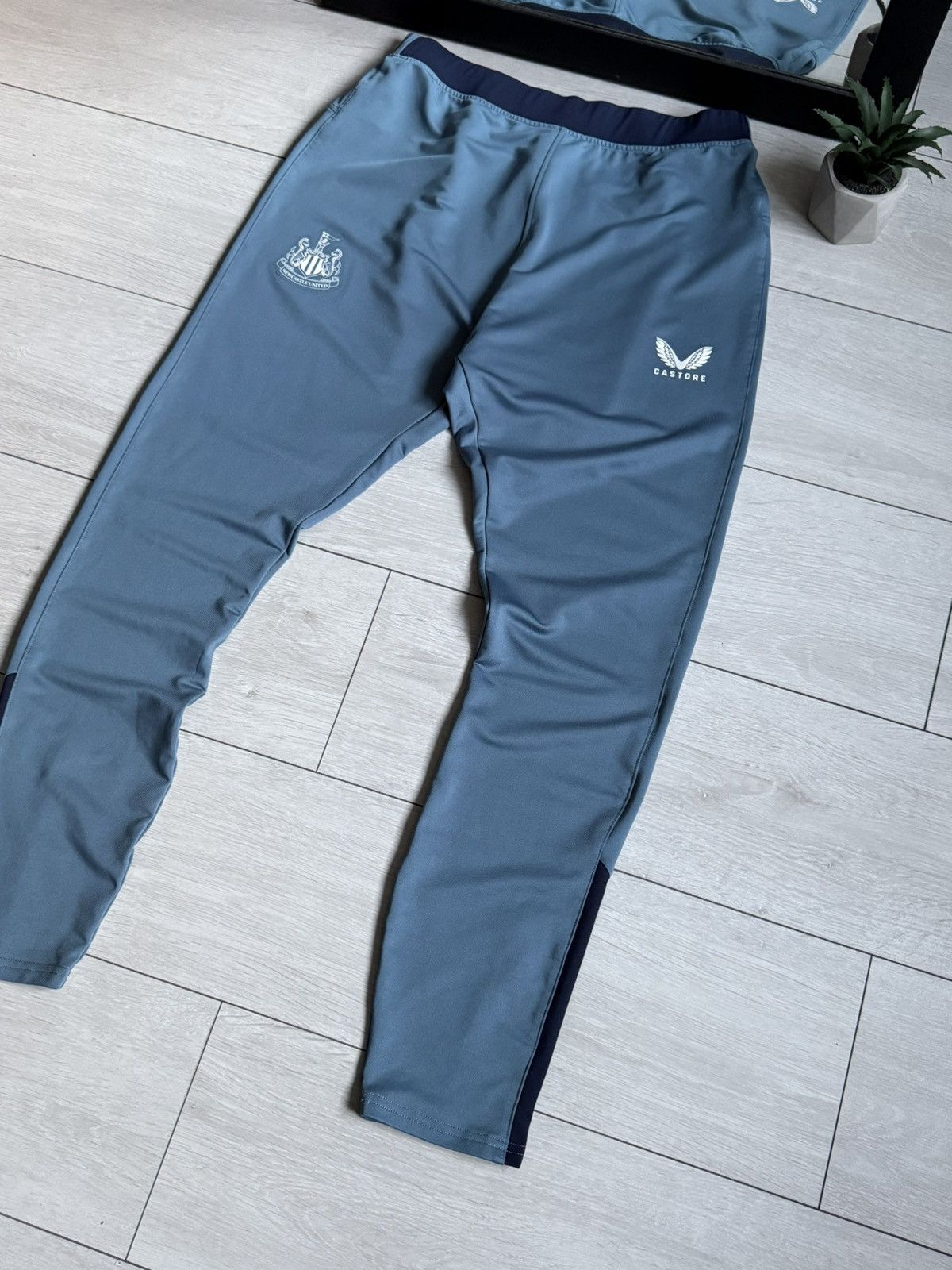Castore Castore Newcastle Training Soccer Tracksuit Size US L / EU 52-54 / 3 - 11 Thumbnail