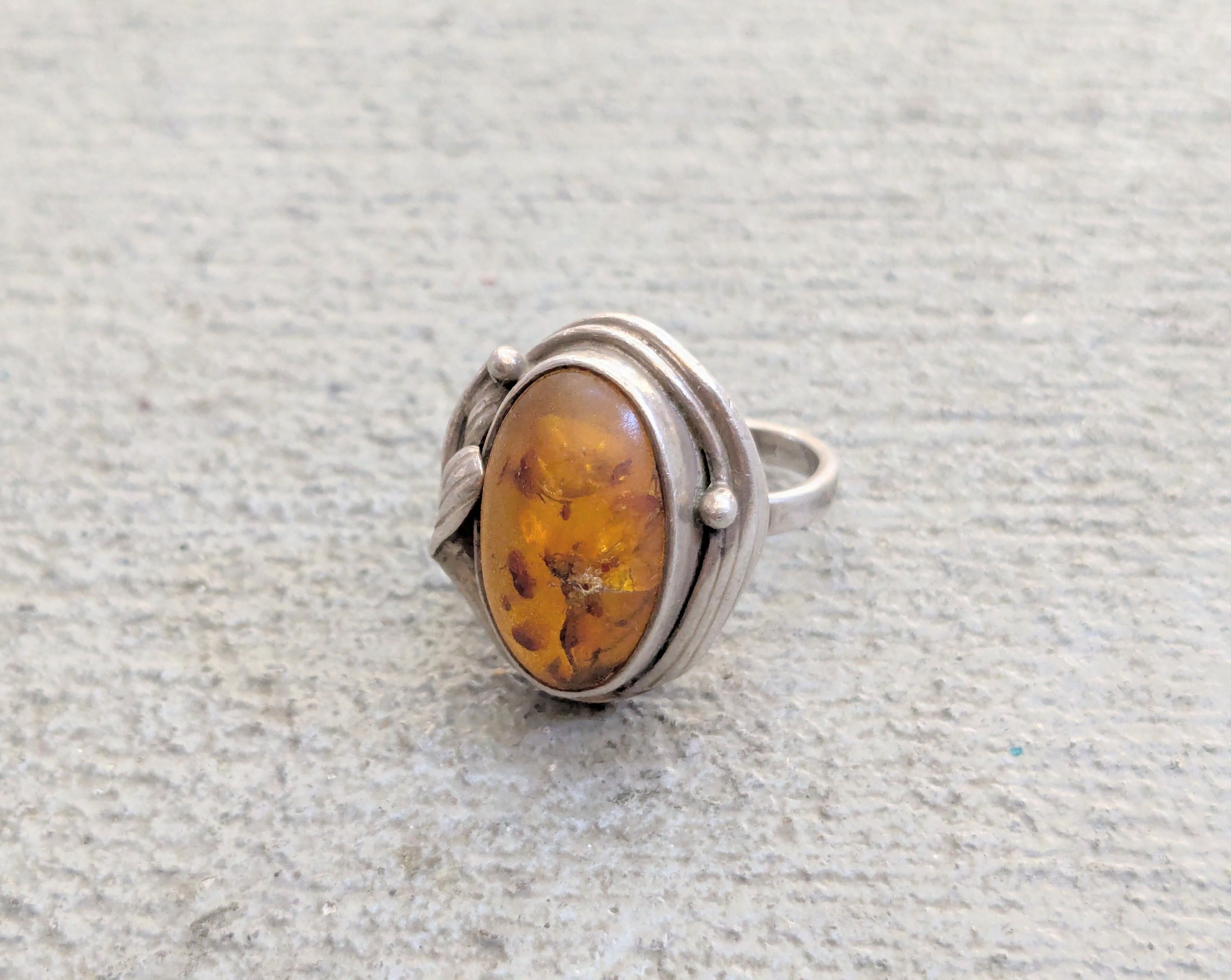 Jewelry Vintage Sterling Silver Ring Amber Oval Baltic Leaf 5 Size ONE SIZE - 2 Thumbnail