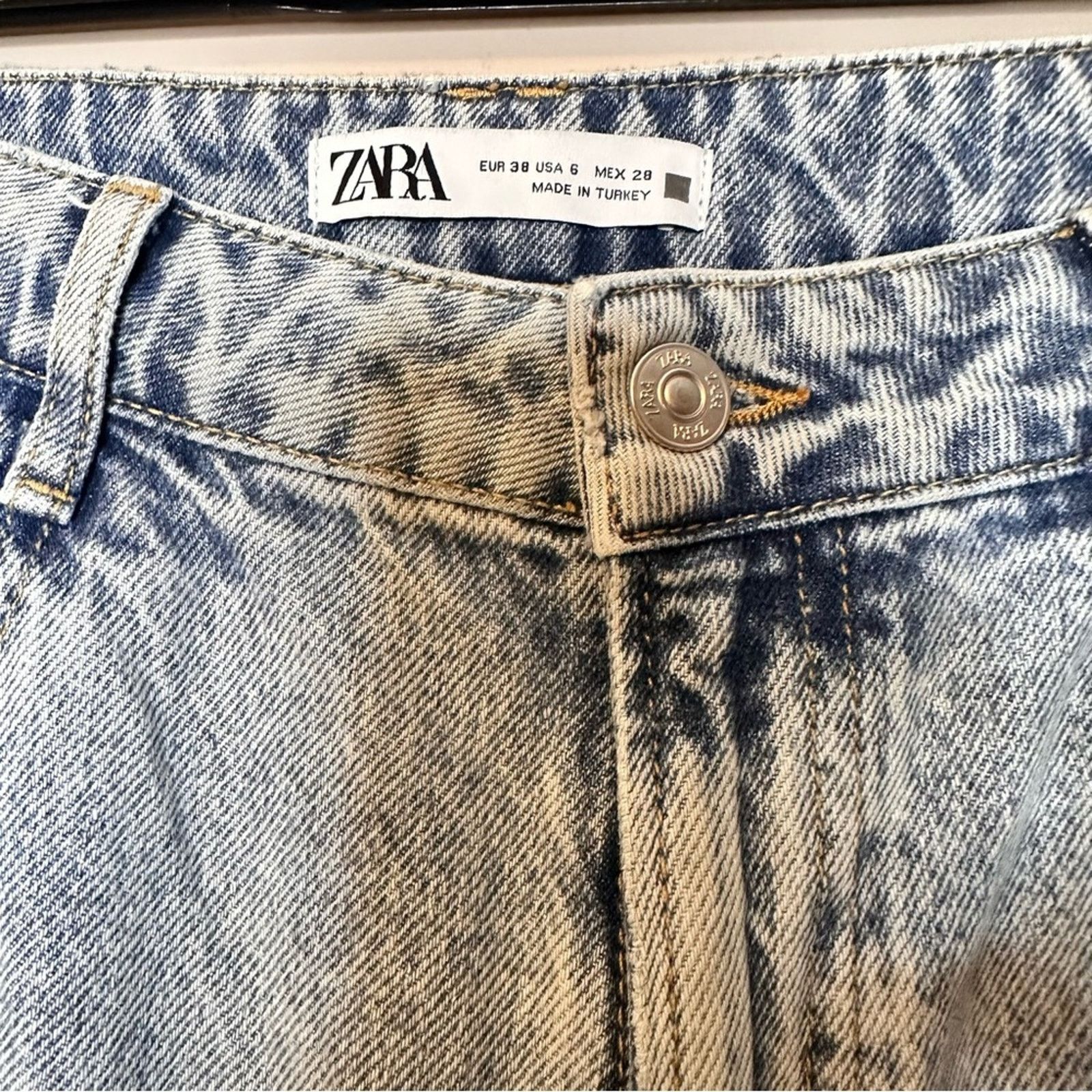 Zara Zara High Rise Ripped Light Wash Straight leg Jeans Size 6 Size 28" / US 6 / IT 42 - 3 Thumbnail
