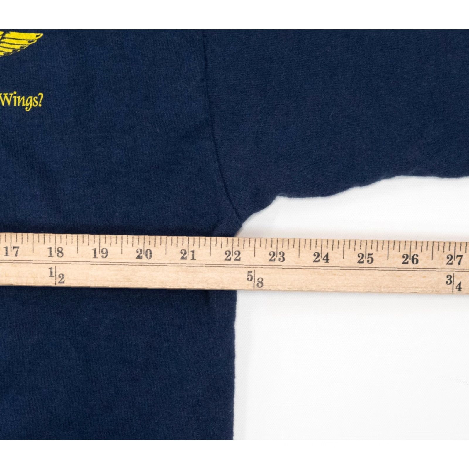 Fruit Of The Loom VINTAGE Hooters Wings Deluxe Tacky T-Shirt Men XL Blue Cotton 90s Promo Shirt Mens Size US XL / EU 56 / 4 - 5 Thumbnail
