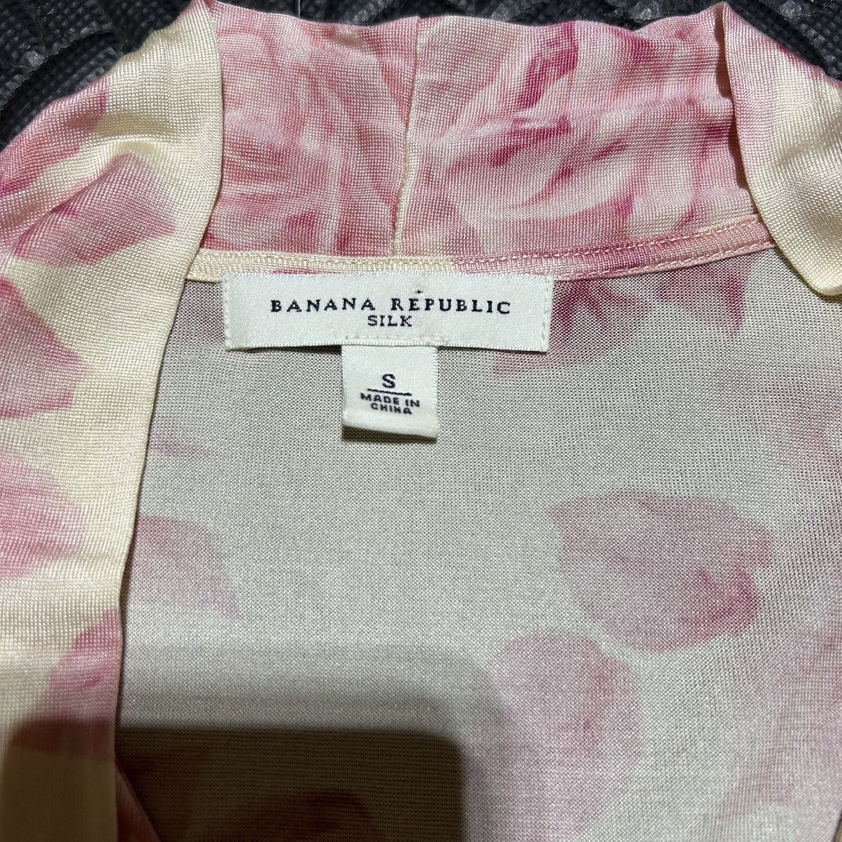 Banana Republic Vintage Banana Republic Silk Tie Neck Blouse Floral Small Size S / US 4 / IT 40 - 2 Thumbnail
