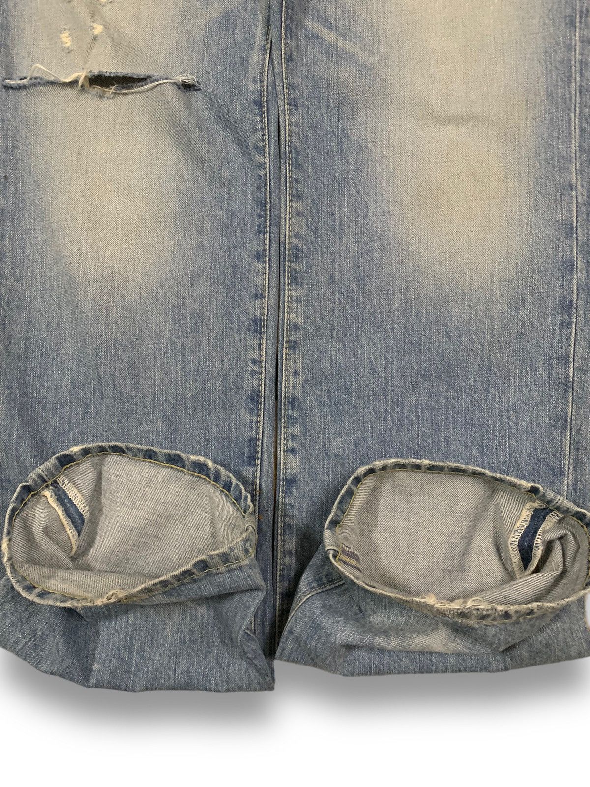 Levi's × Levi's Vintage Clothing × Vintage Vintage 90s Levis Blue Washed Loose Distressed Jeans Size US 32 / EU 48 - 9 Thumbnail