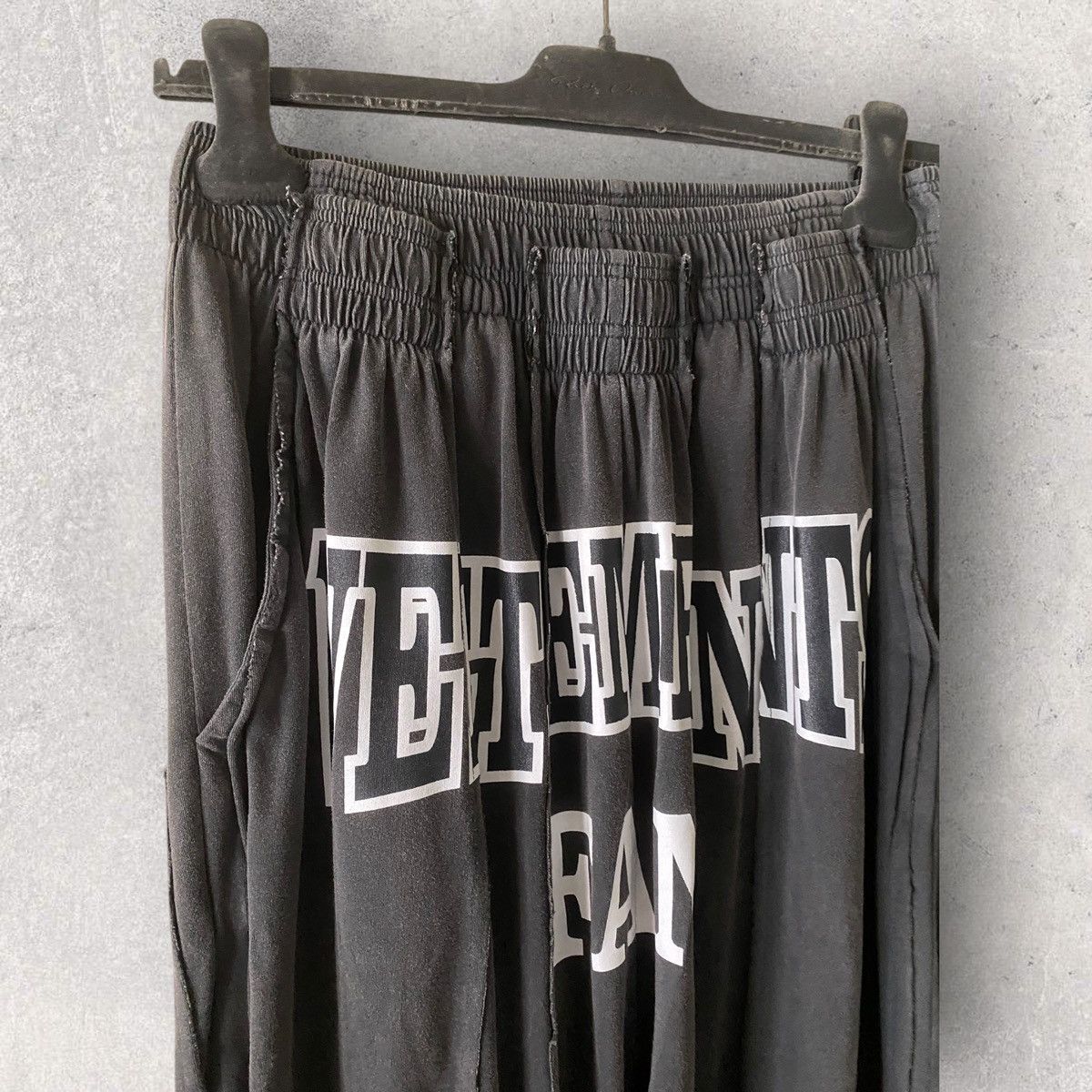 Vetements NWT Fall23 Deconstructed Fan Sweatpants Size US 32 / EU 48 - 4 Thumbnail