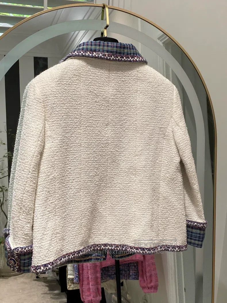 Chanel Chanel 20-year station series white lapel jacket Size XS / US 0-2 / IT 36-38 - 2 Thumbnail