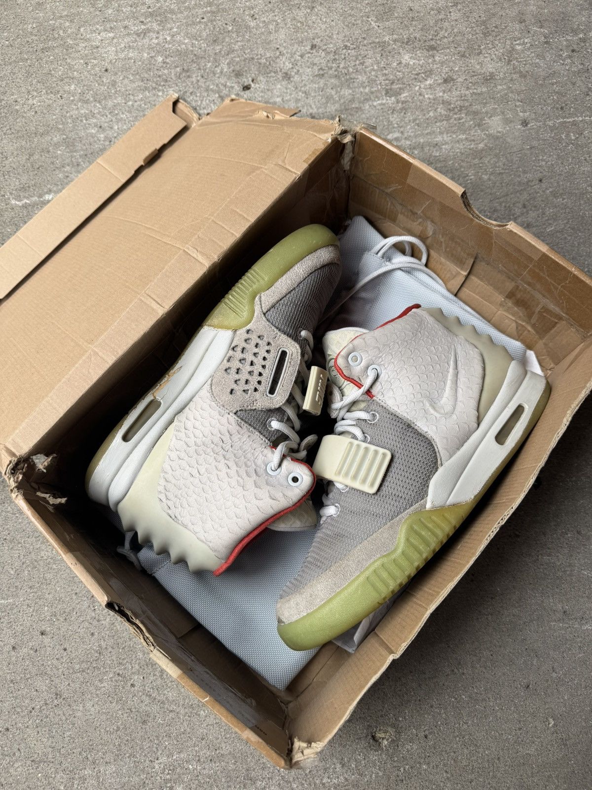2012) NIKE AIR YEEZY 2 PURE PLATINUM SIZE 8 KANYE WEST, image size:1200x1600