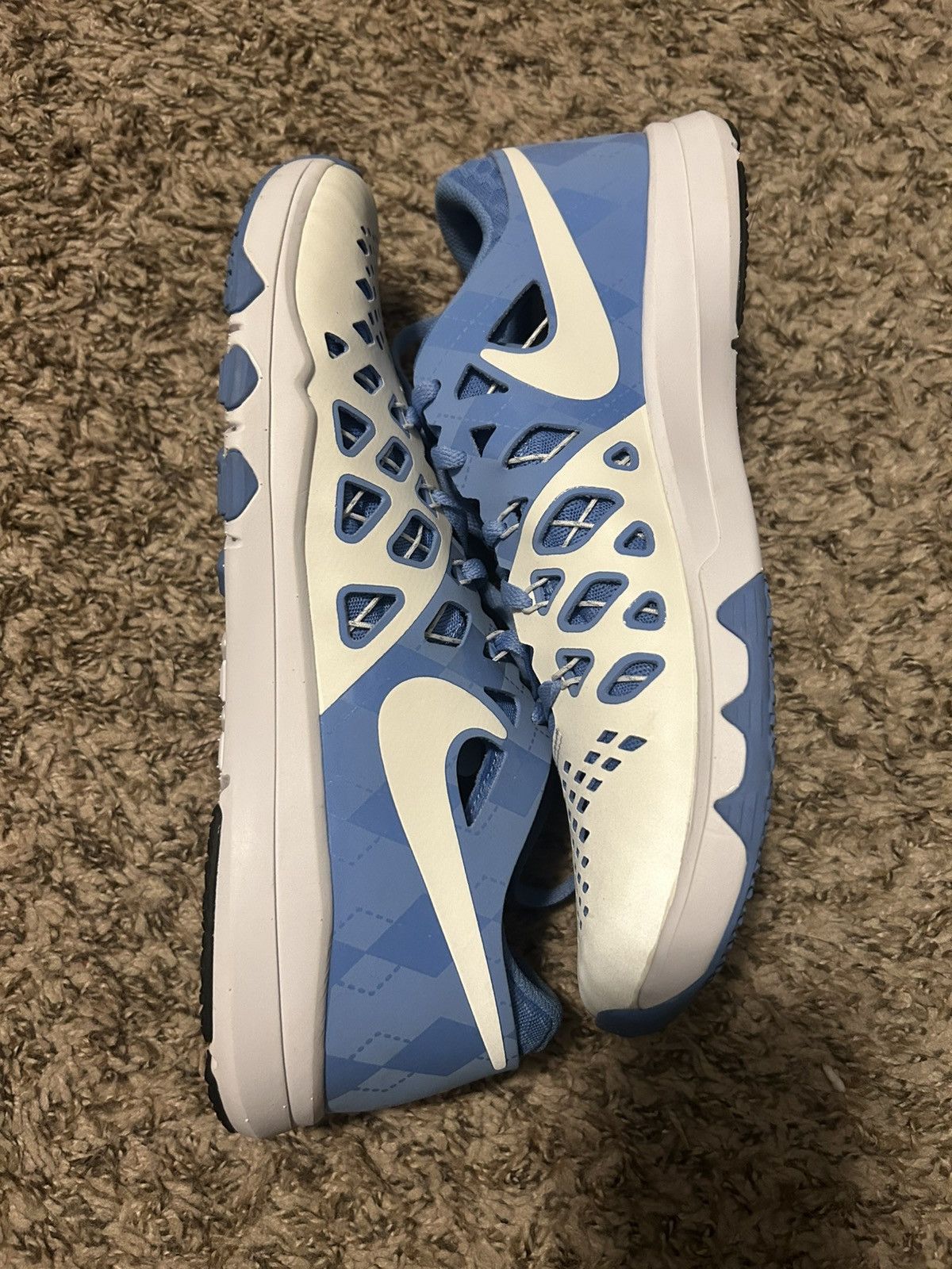 Nike Nike Men’s UNC Tar Heels Athletic Shoes Size US 10 / EU 43 - 2 Thumbnail