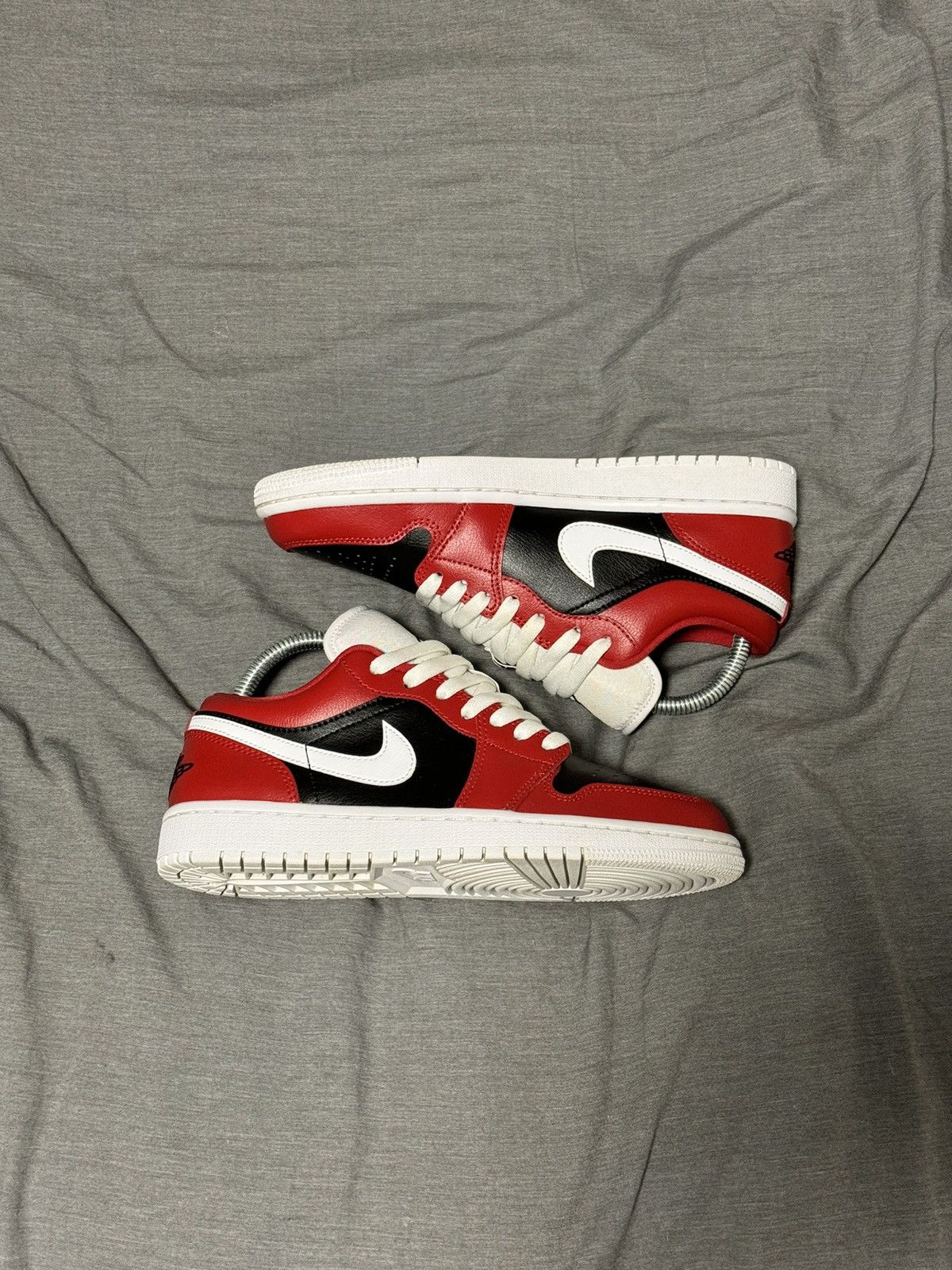Jordan Brand Jordan 1 Low Chicago Flip Size US 8 / IT 38 - 2 Thumbnail