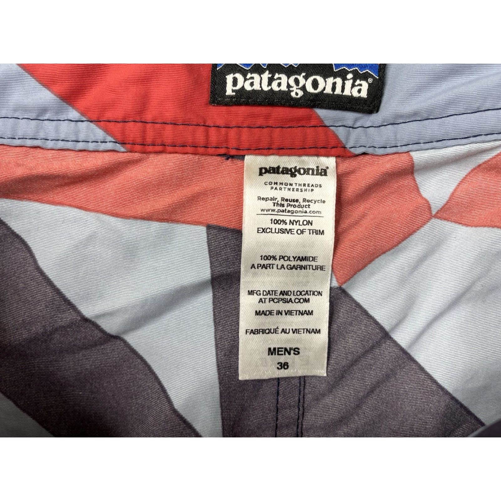 Patagonia Patagonia Shorts Men 36 Minimalist Wavefarer Board Swim Trunks Geometric Blue Nylon Stretch Regular Recreational Surfing Size US 36 / EU 52 - 2 Thumbnail
