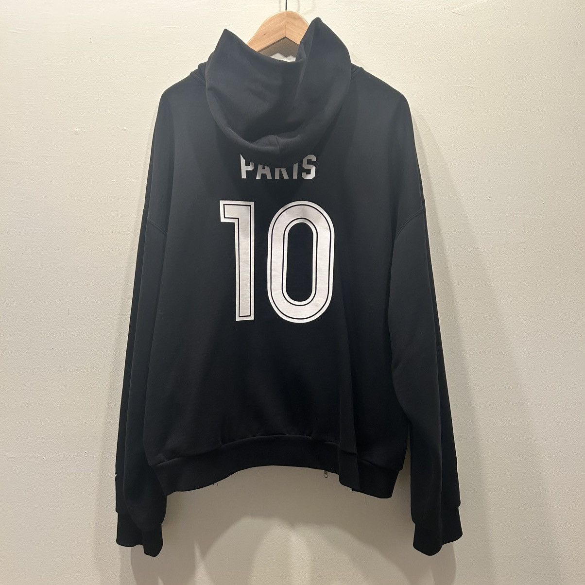 Balenciaga Balenciaga Paris Soccer Zip Up Hoodie Size US XXL / EU 58 / 5 - 2 Thumbnail