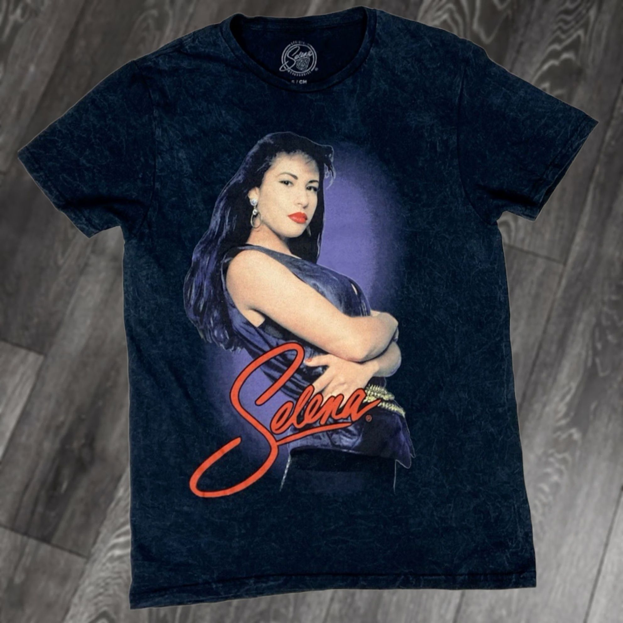 Vintage VINTAGE Selena Graphic T-shirt Women Small Black Wash Short Sleeve Music Size S / US 4 / IT 40 - 1 Thumbnail