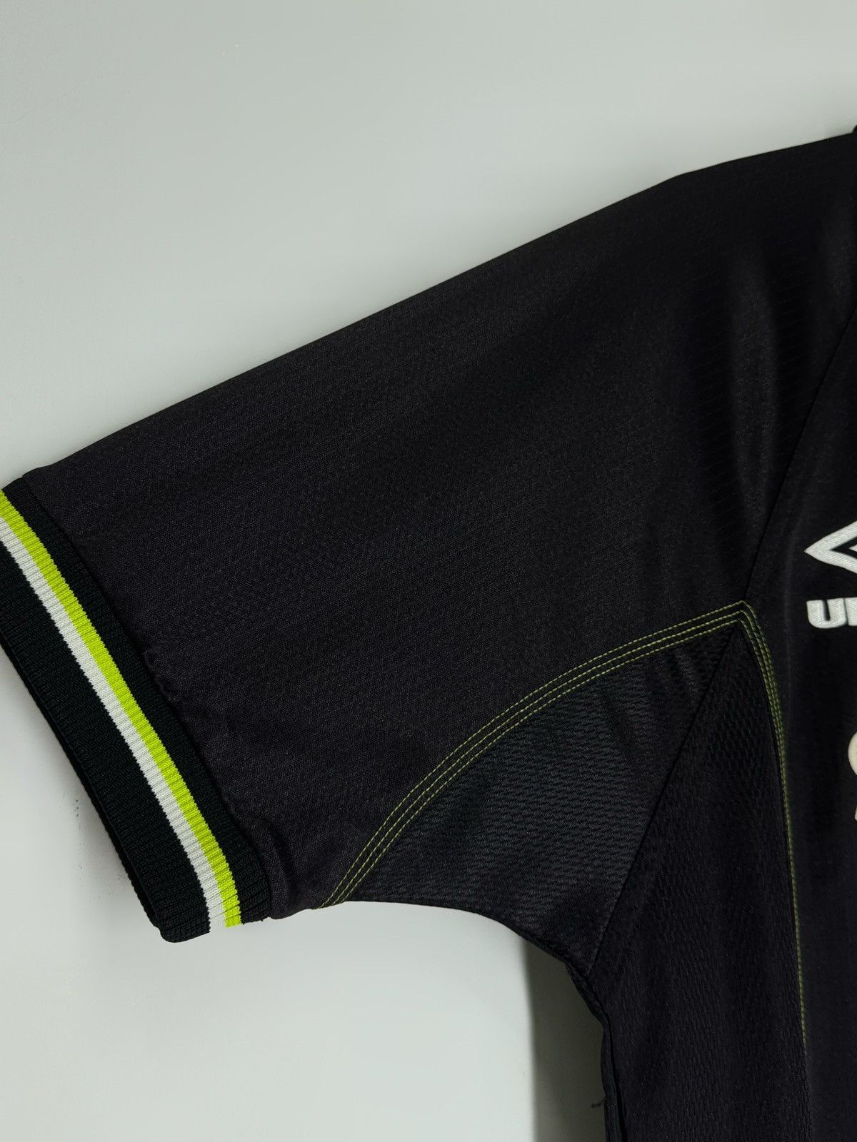 Umbro Umbro Manchester United 1998/99 Third Soccer Jersey Size US L / EU 52-54 / 3 - 8 Thumbnail