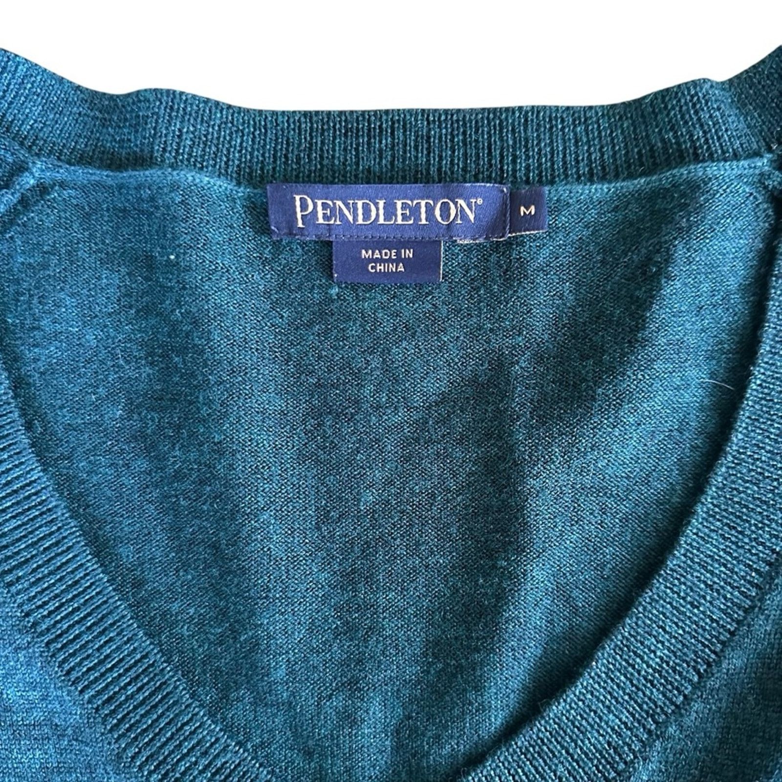 Pendleton Pendleton Merino Wool V-Neck Sweater – Hunter Green – Size M Size M / US 6-8 / IT 42-44 - 2 Thumbnail
