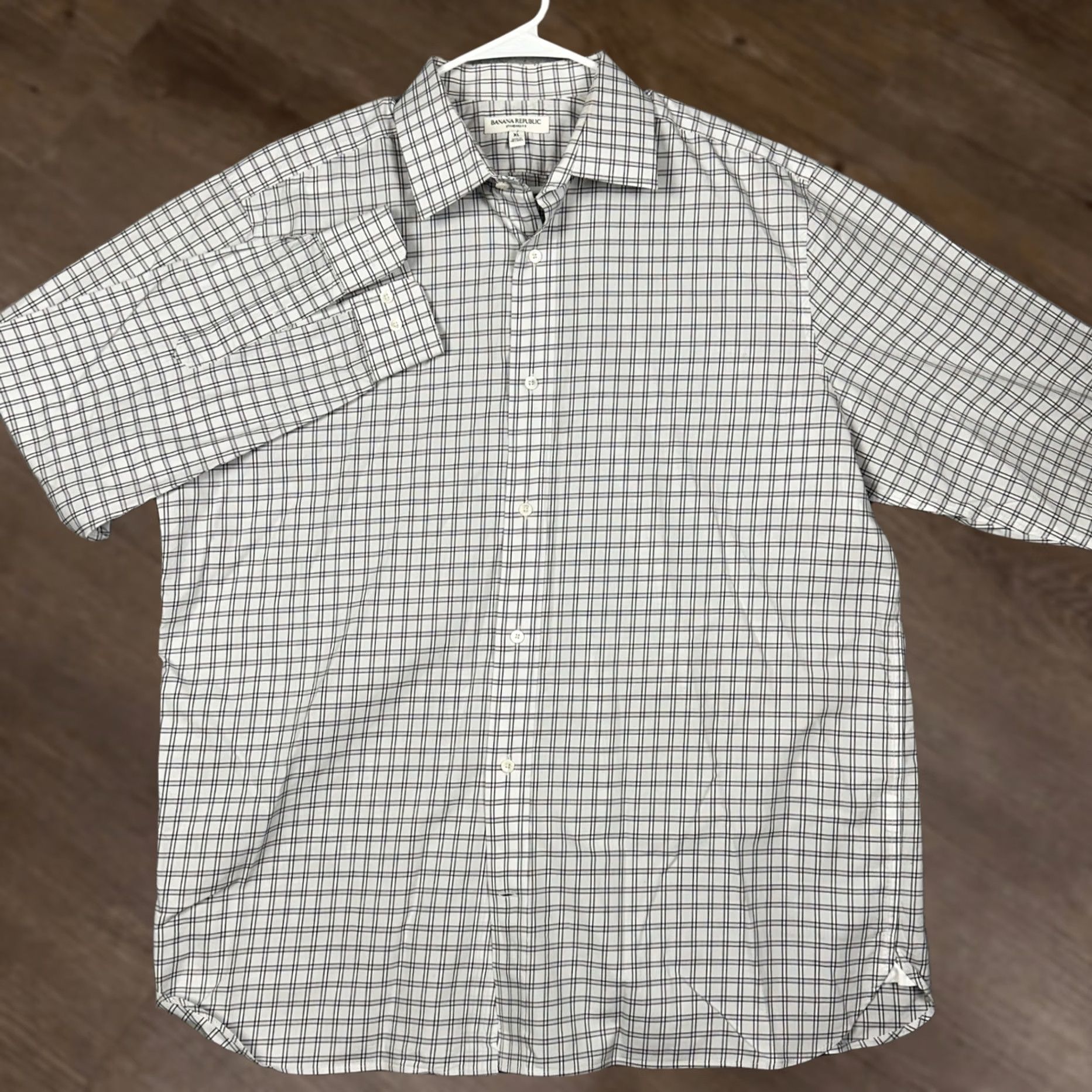 Banana Republic Banana Republic Shirt Mens XL White Black Grid Check Button Up EUC Size US XL / EU 56 / 4 - 1 Thumbnail