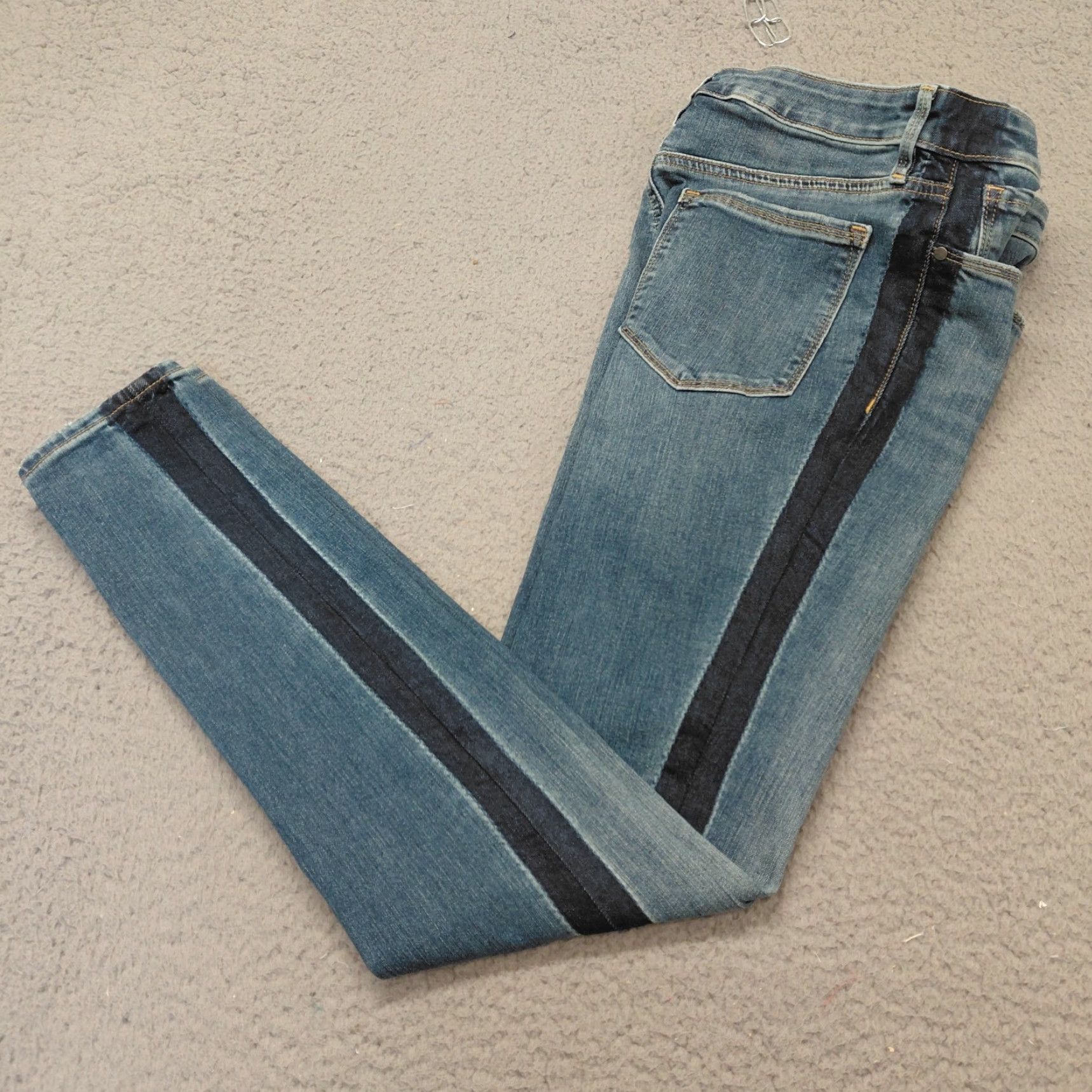 Athleta VINTAGE? No. Just the given: Athleta Jeans Women Size 6 Blue Sculptek Skinny Denim 5 Pocket Great Condition Size 28" / US 6 / IT 42 - 2 Thumbnail