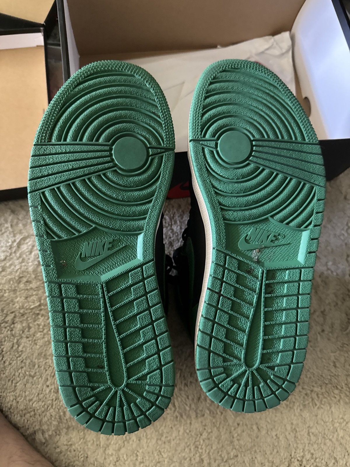 Nike Air Jordan 1 Retro OG High - Pine Size US 9 / EU 42 - 9 Thumbnail