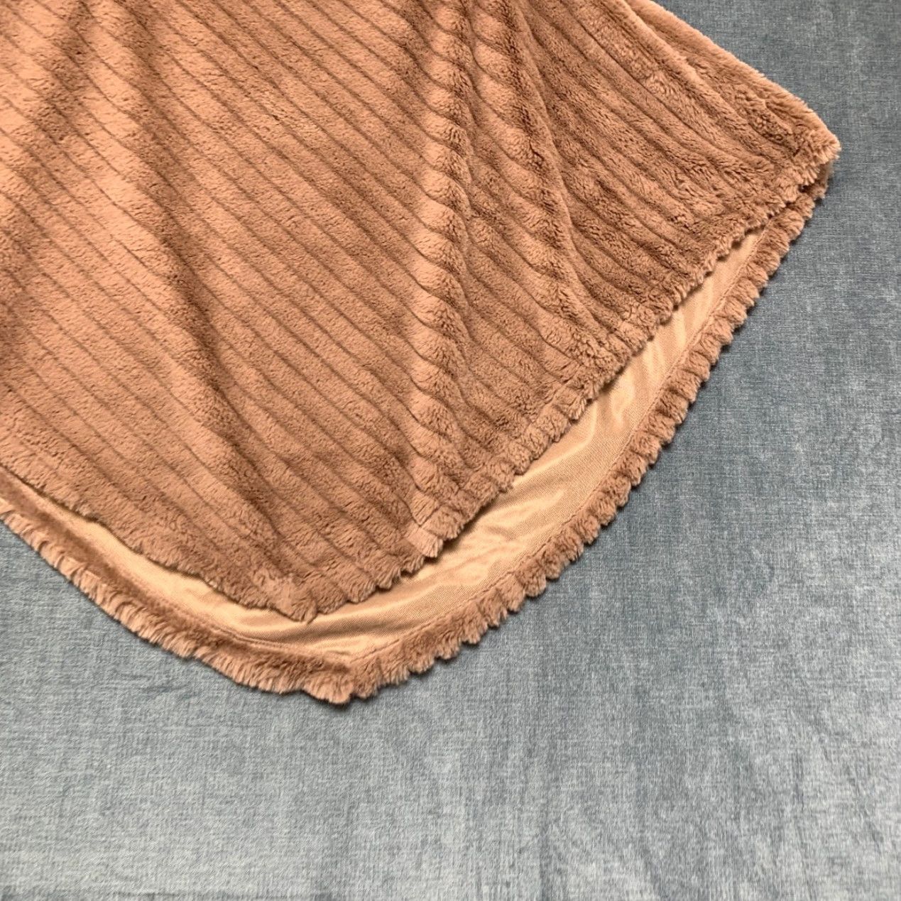 Vintage Black Rivet Poncho Sweater Womens L/XL Mauve Sleeveless Faux Fur Ribbed Warm Knit Size L / US 10 / IT 46 - 4 Thumbnail