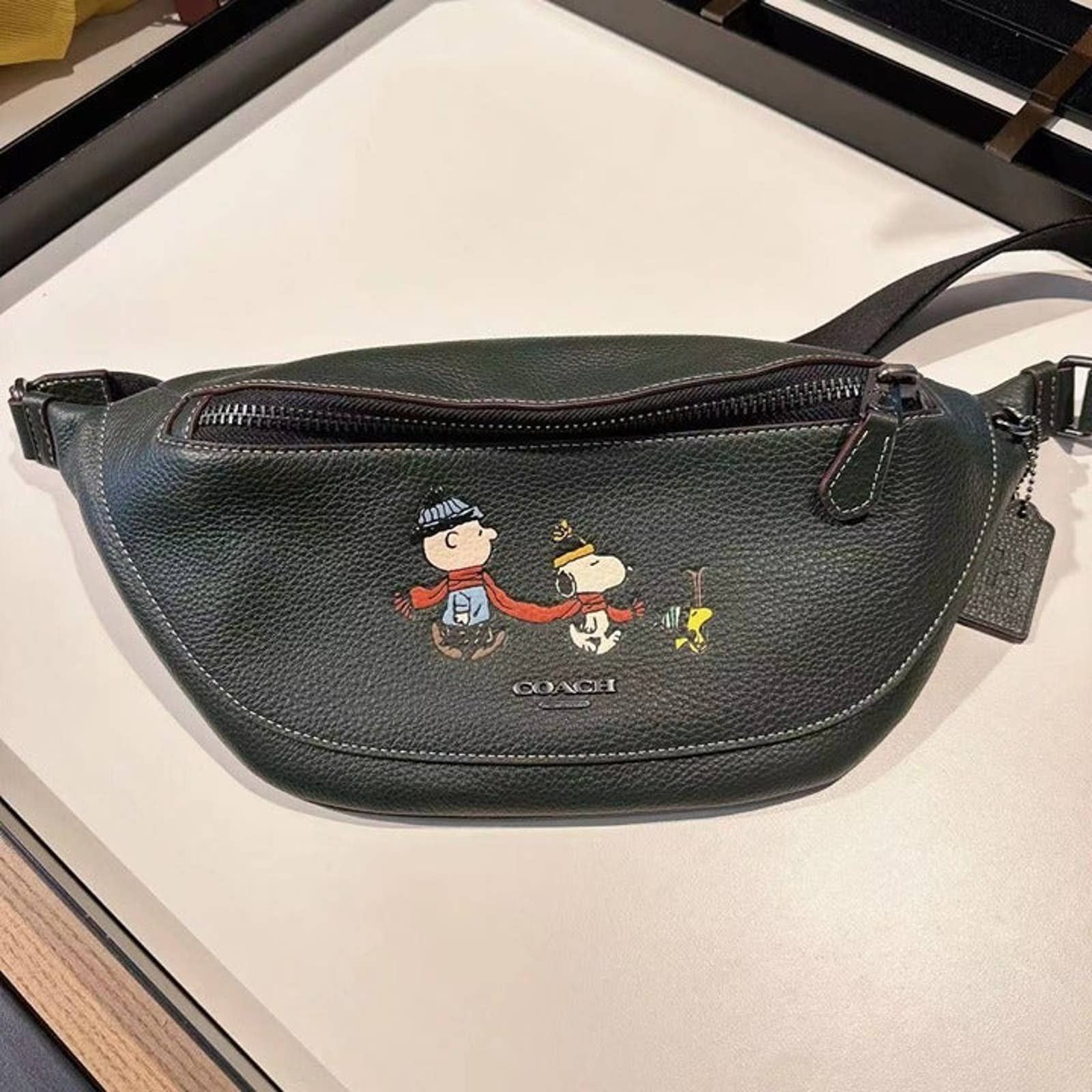 Coach CE618 Coach X Peanuts Warren Belt Bag In QB/Amazon
