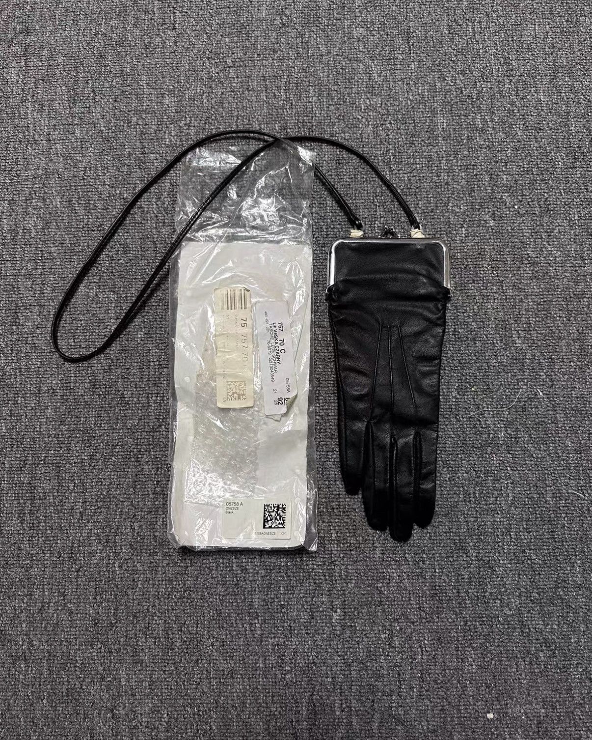 Maison Margiela Maison Margiela Discontinued Glove Frame Bag J37 Size ONE SIZE - 6 Thumbnail